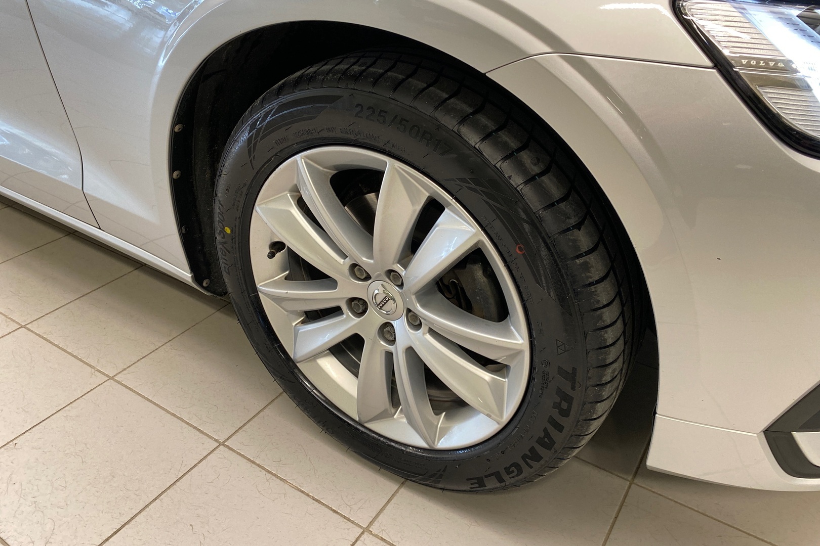 VOLVO V60 2019