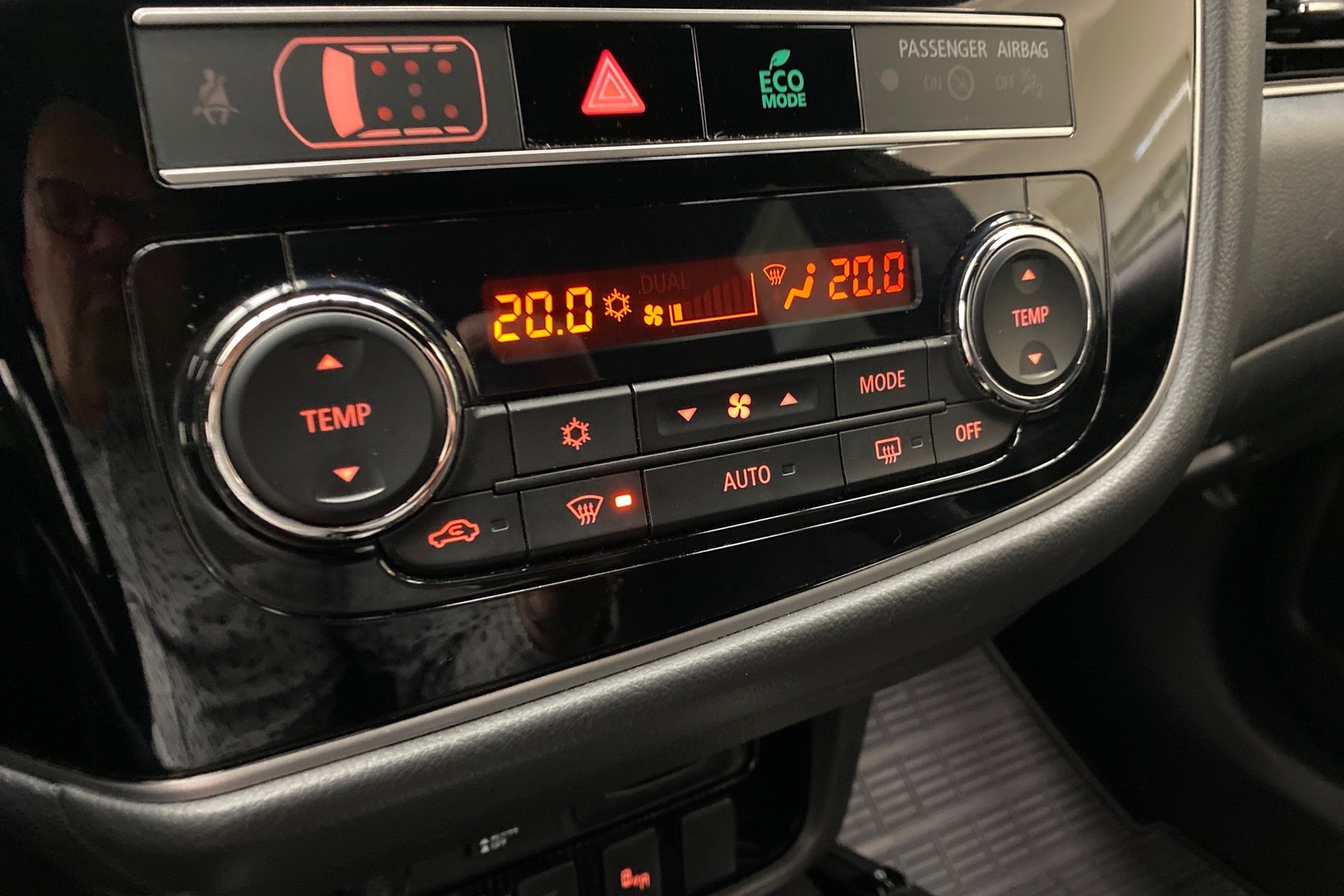 MITSUBISHI Outlander PHEV 2019