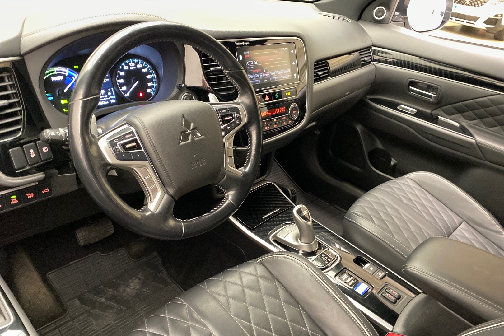 MITSUBISHI Outlander PHEV 2019