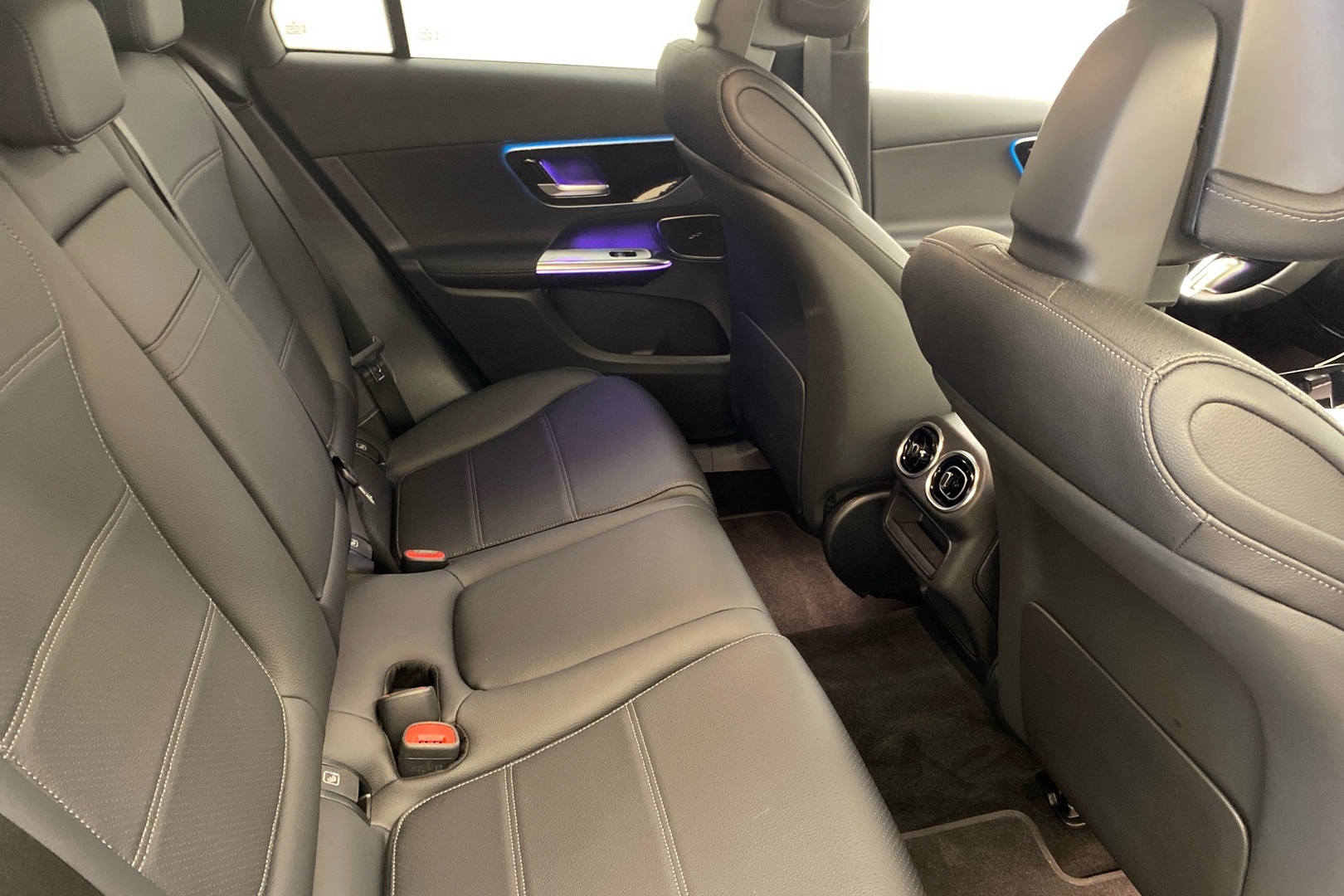 MERCEDES-BENZ GLC 2025