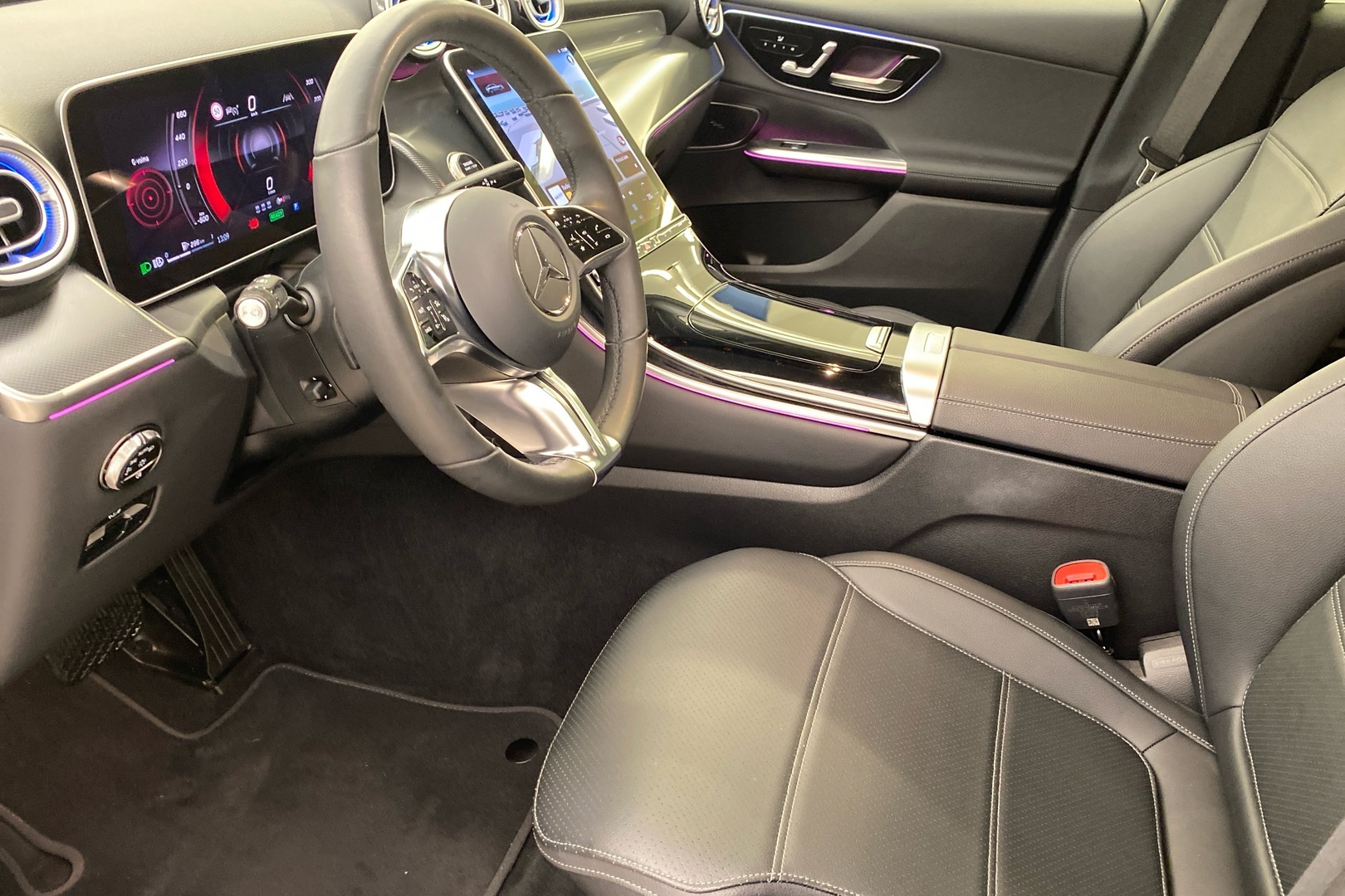 MERCEDES-BENZ GLC 2025