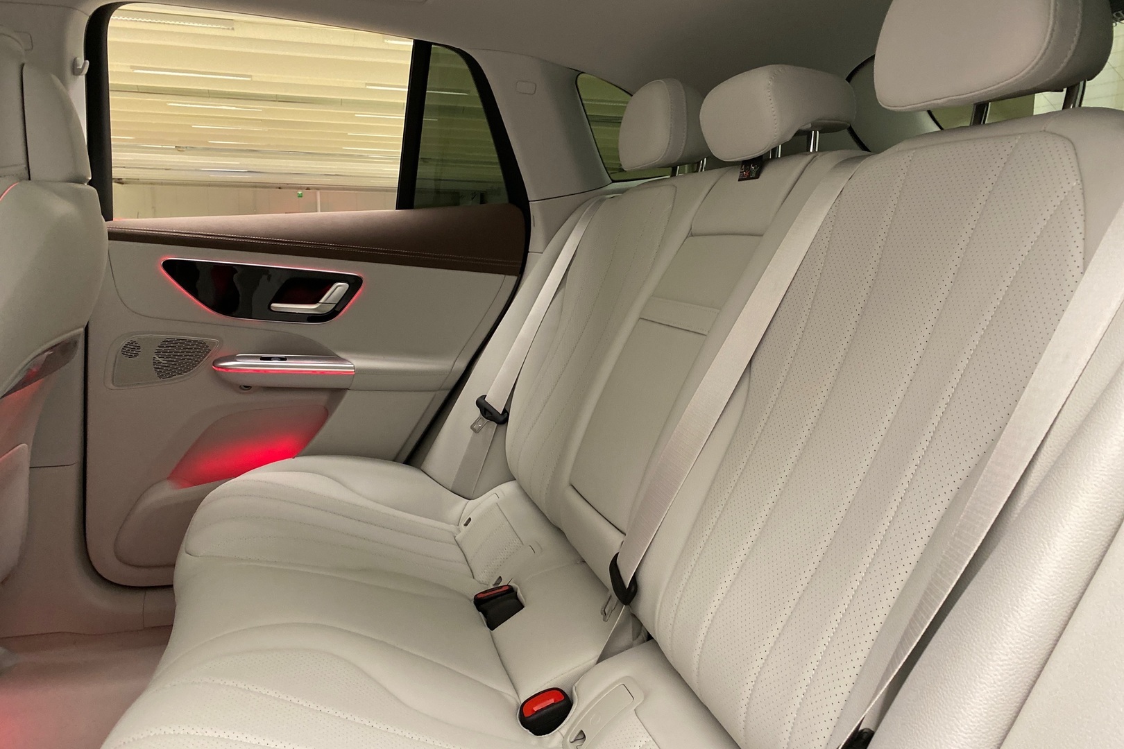 MERCEDES-BENZ EQE SUV 2026