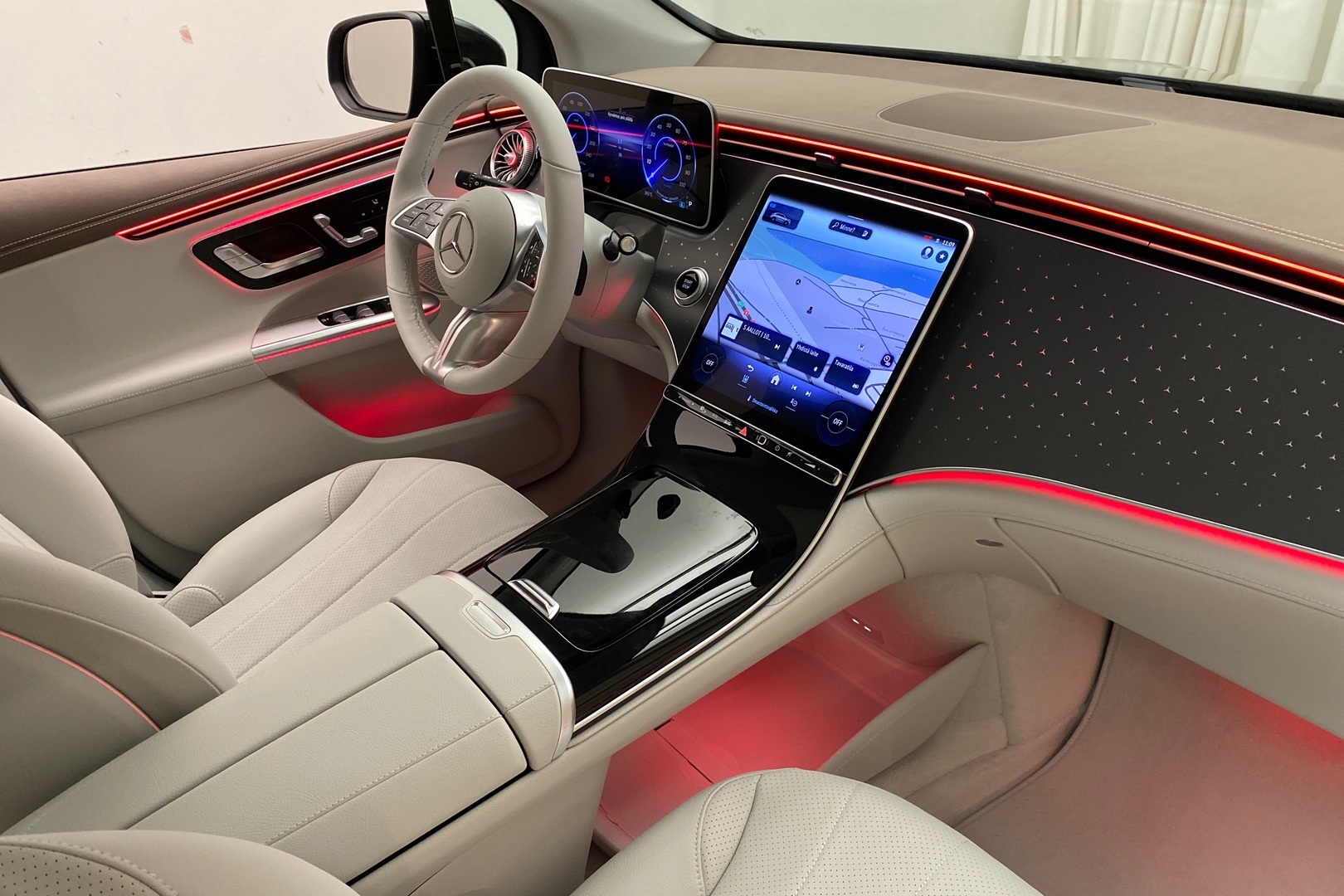 MERCEDES-BENZ EQE SUV 2026