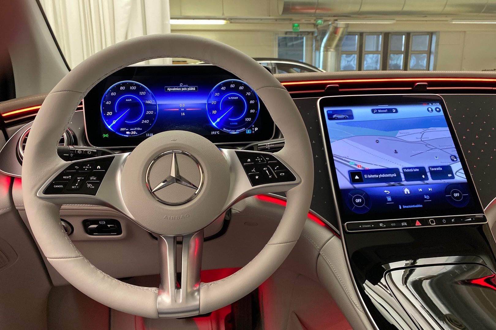 MERCEDES-BENZ EQE SUV 2026