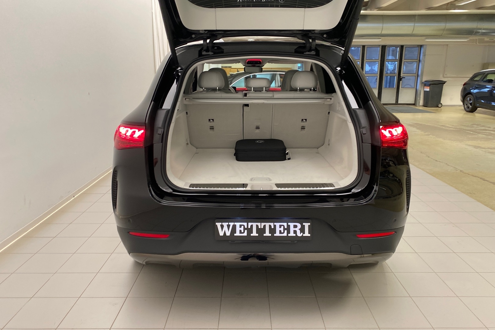 MERCEDES-BENZ EQE SUV 2026