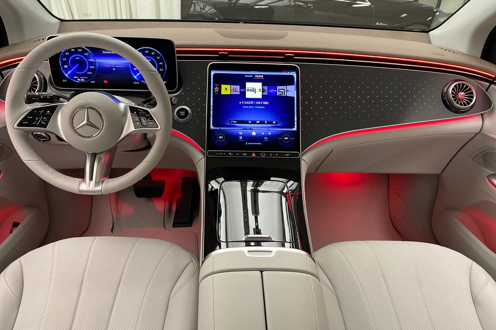 MERCEDES-BENZ EQE SUV 2026