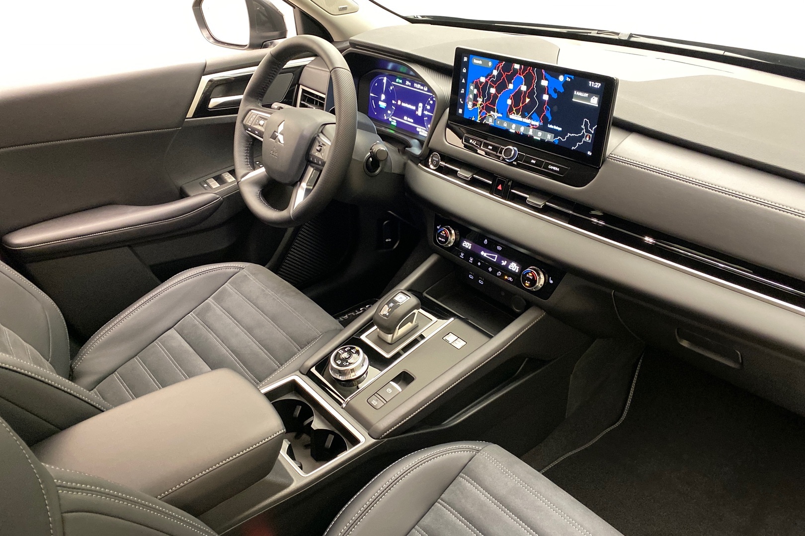 MITSUBISHI Outlander 2025