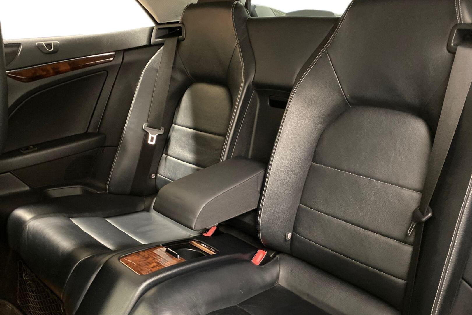 MERCEDES-BENZ E 2010