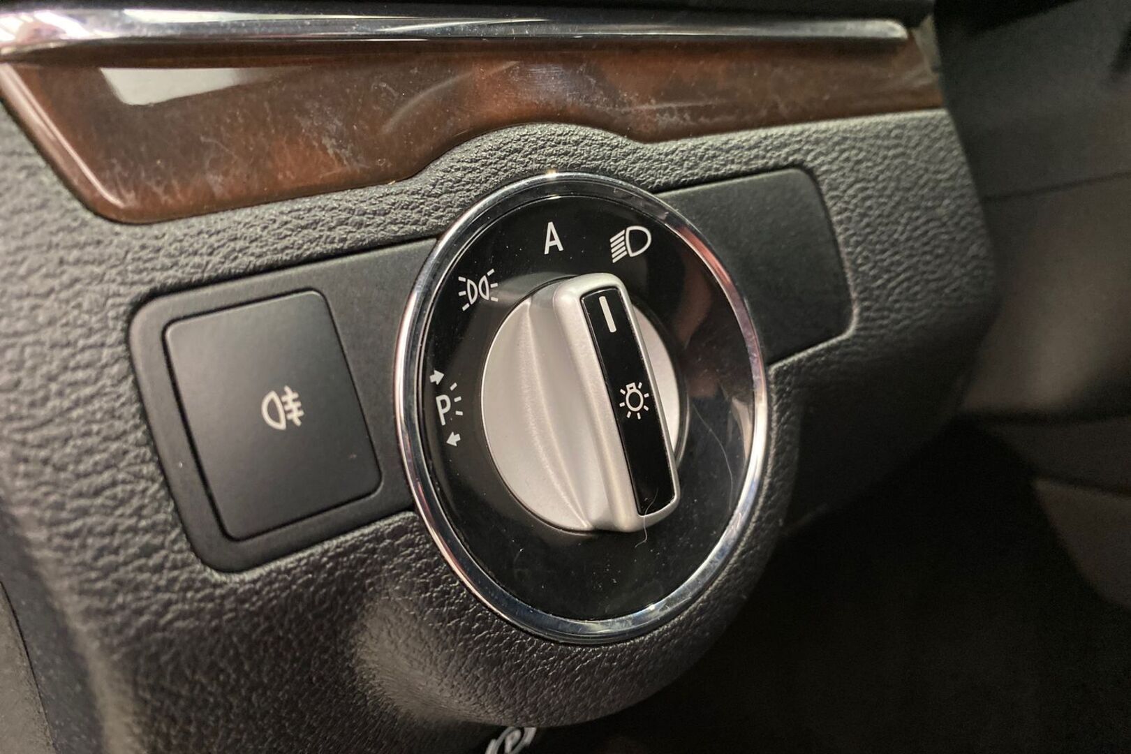 MERCEDES-BENZ E 2010