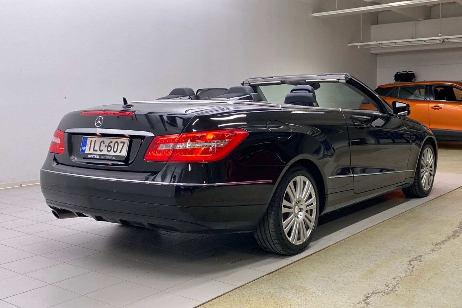 MERCEDES-BENZ E 2010
