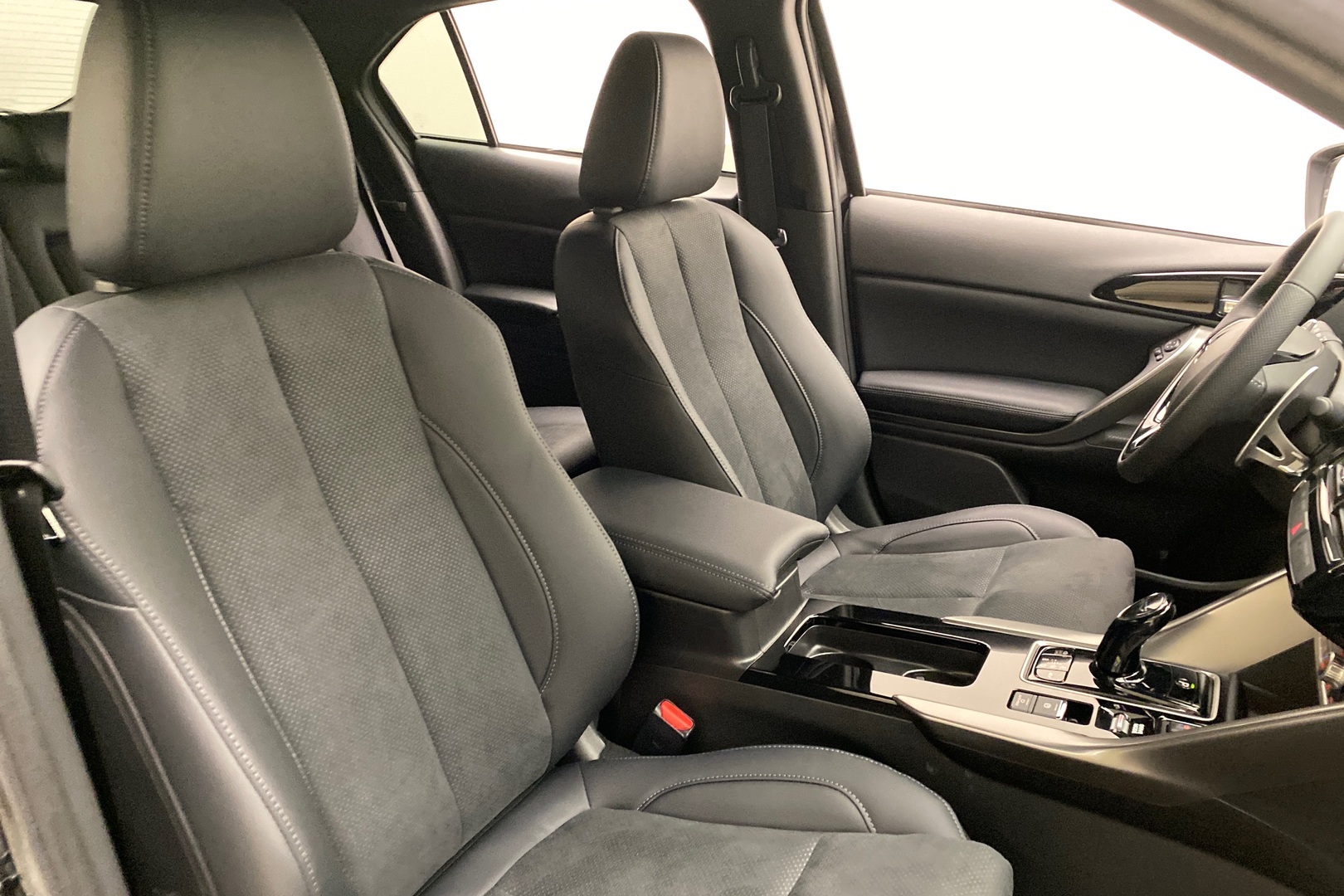 MITSUBISHI Eclipse Cross 2025