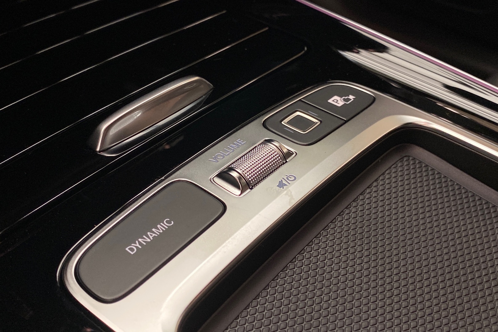 MERCEDES-BENZ EQB 2025