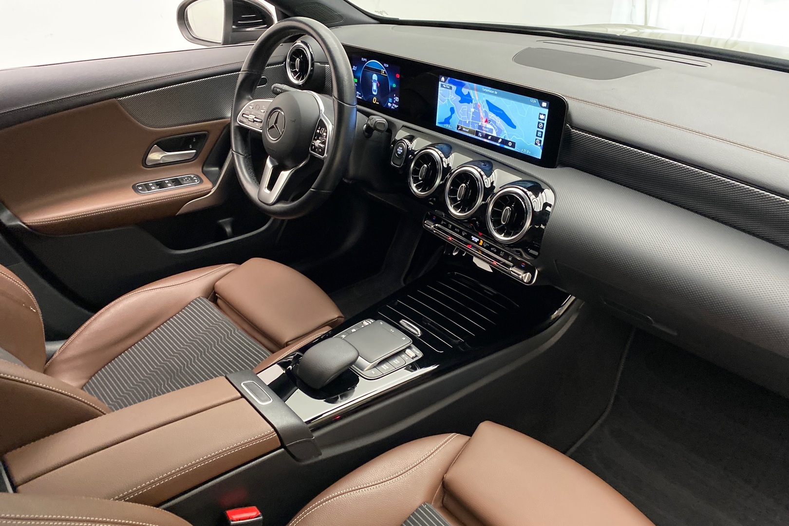 MERCEDES-BENZ CLA 2020