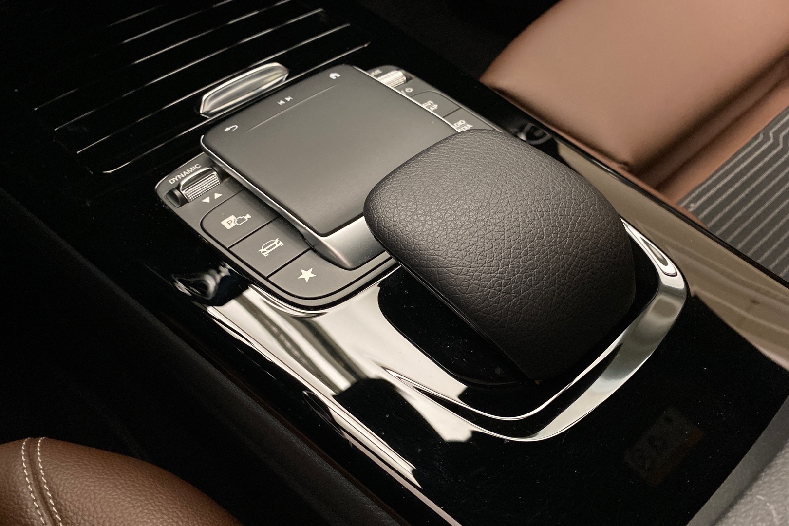 MERCEDES-BENZ CLA 2020