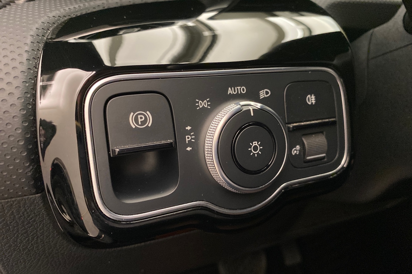 MERCEDES-BENZ CLA 2020