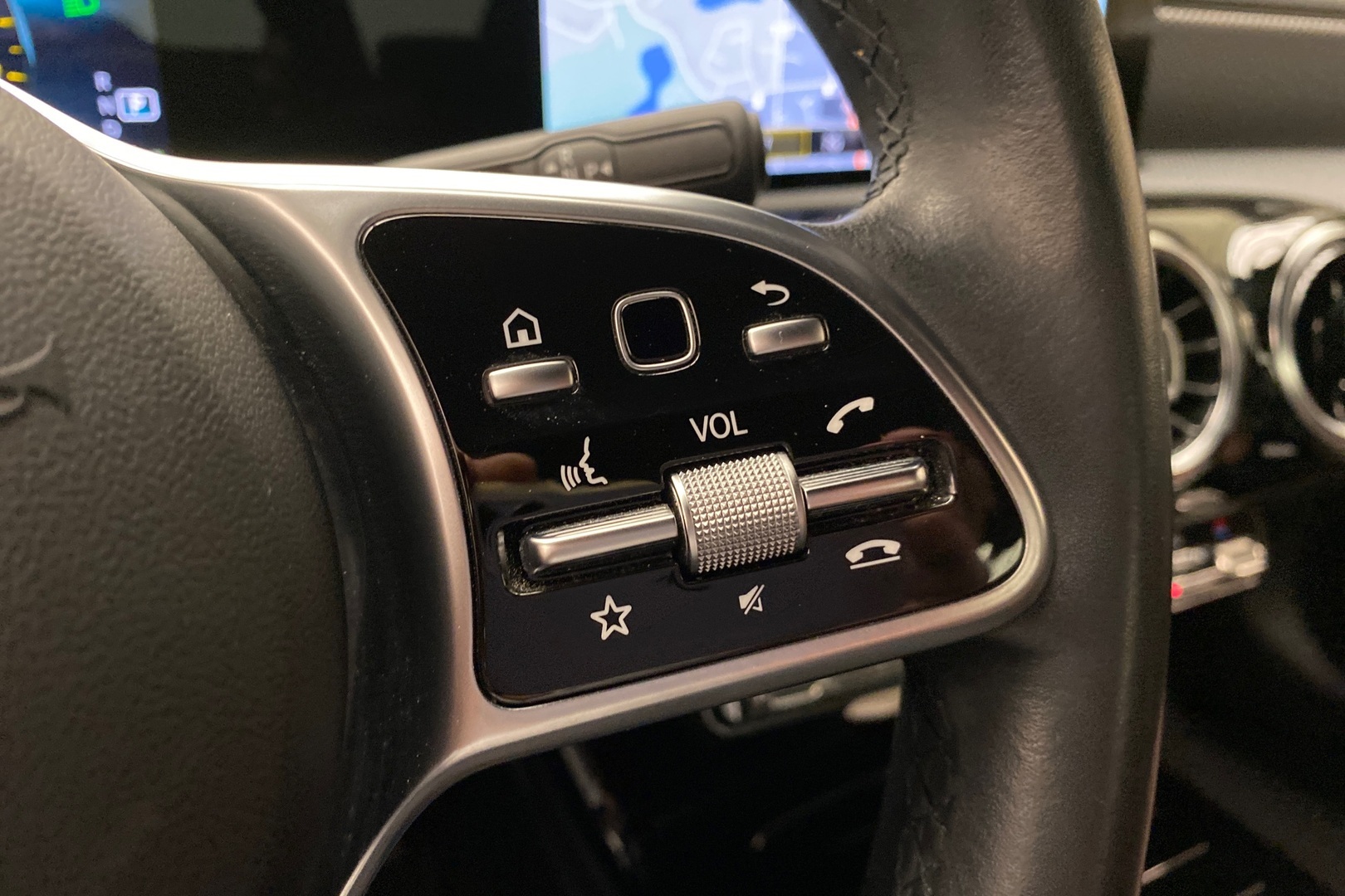 MERCEDES-BENZ CLA 2020