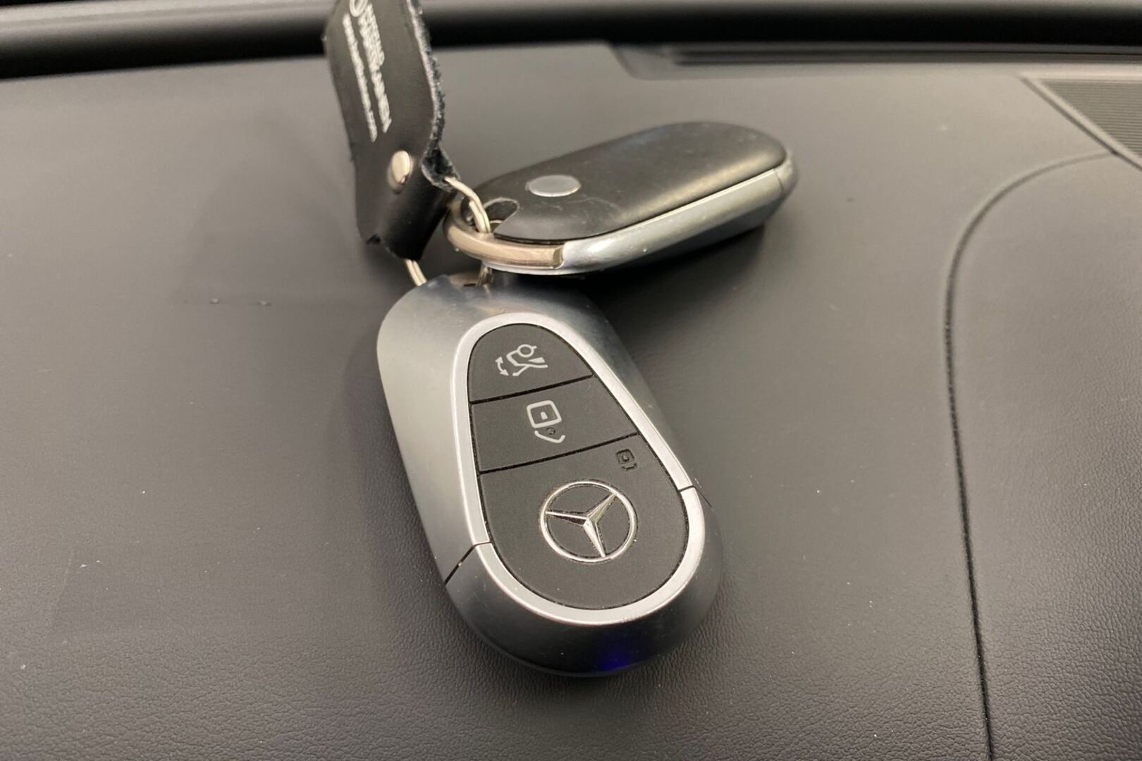 MERCEDES-BENZ C 2022