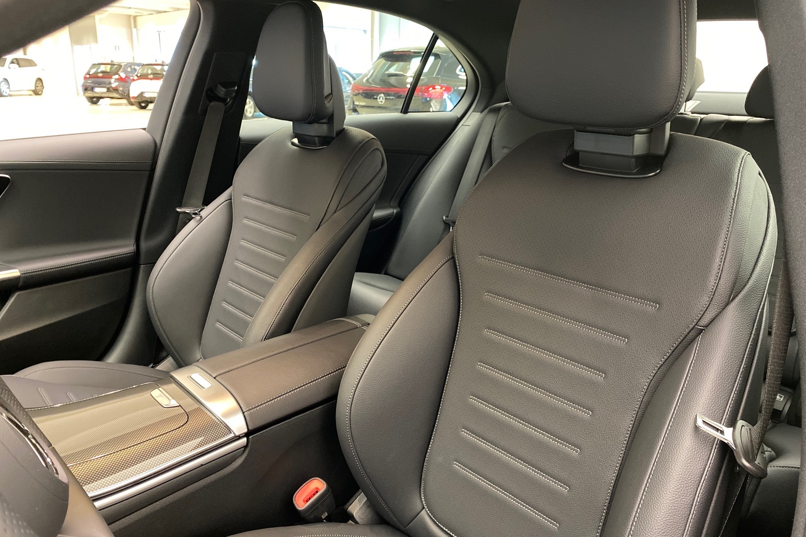 MERCEDES-BENZ C 2025