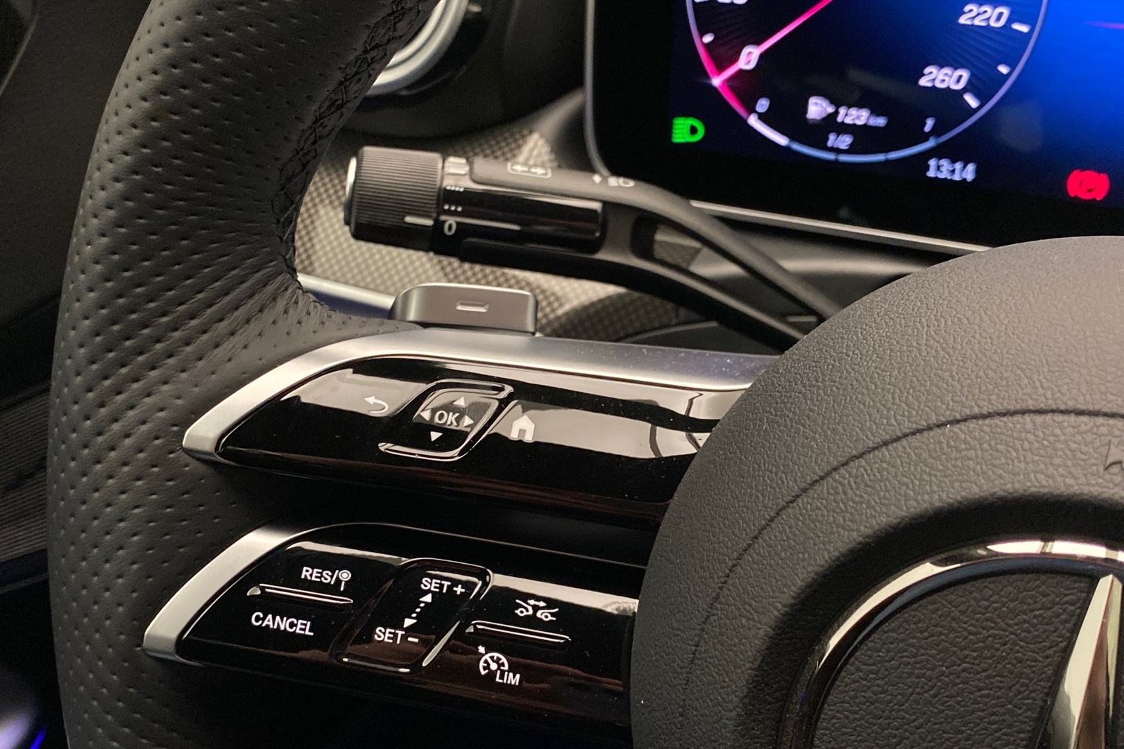 MERCEDES-BENZ C 2025