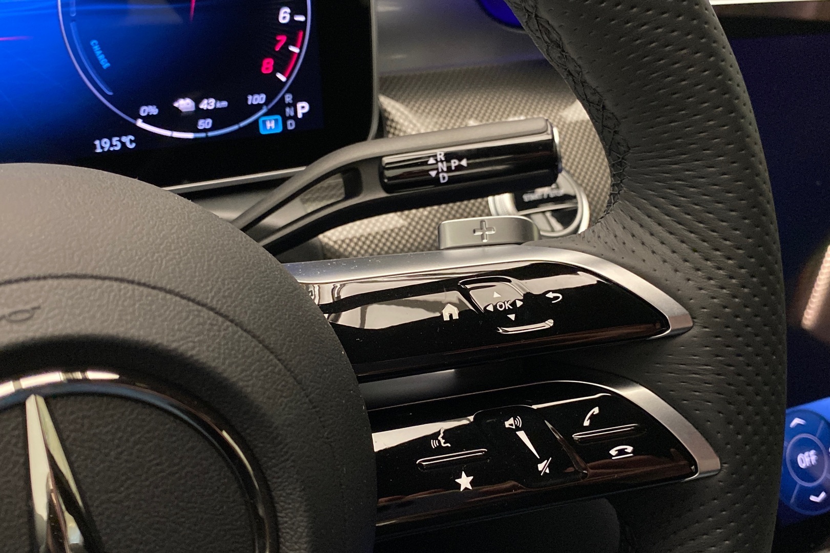 MERCEDES-BENZ C 2025