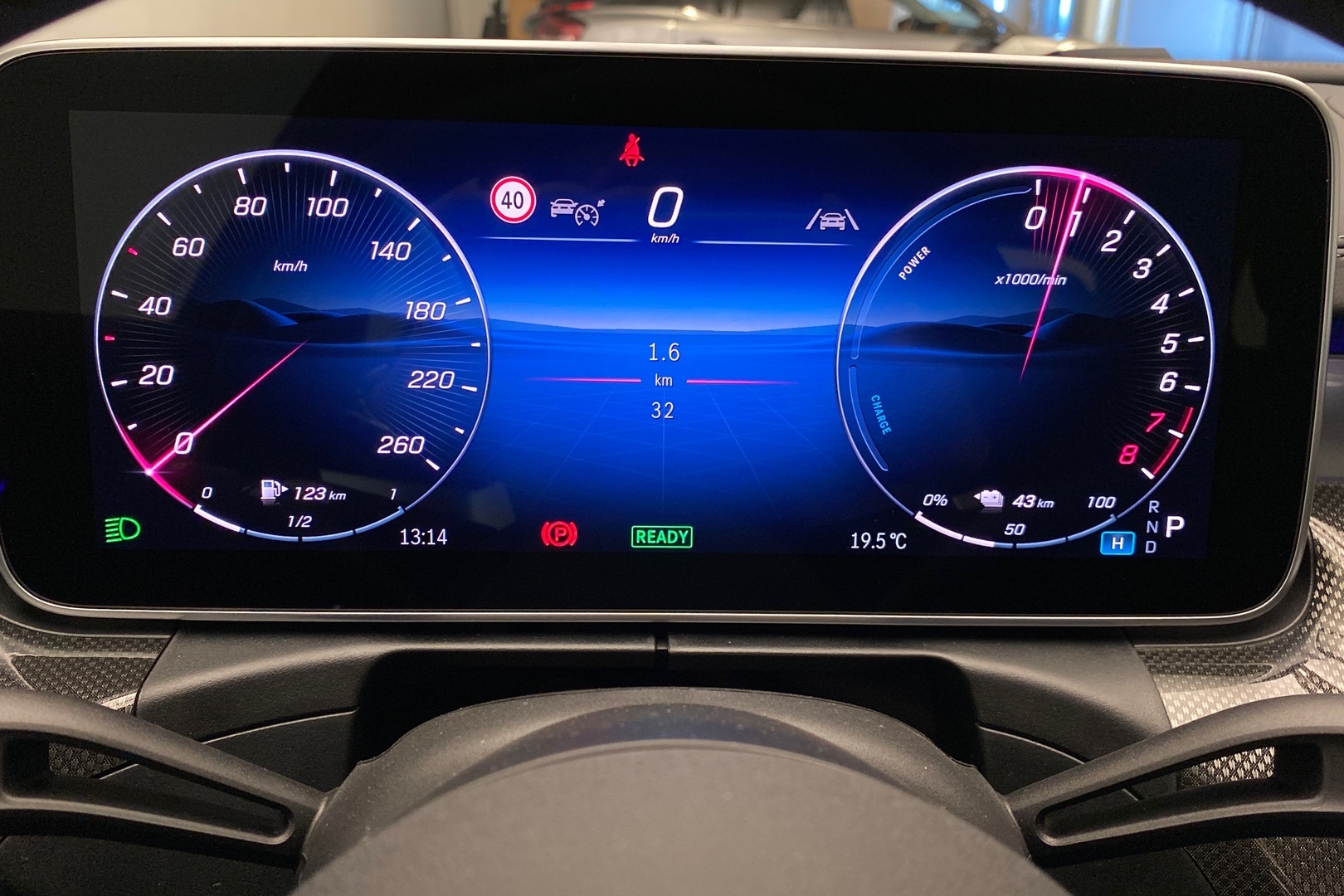 MERCEDES-BENZ C 2025