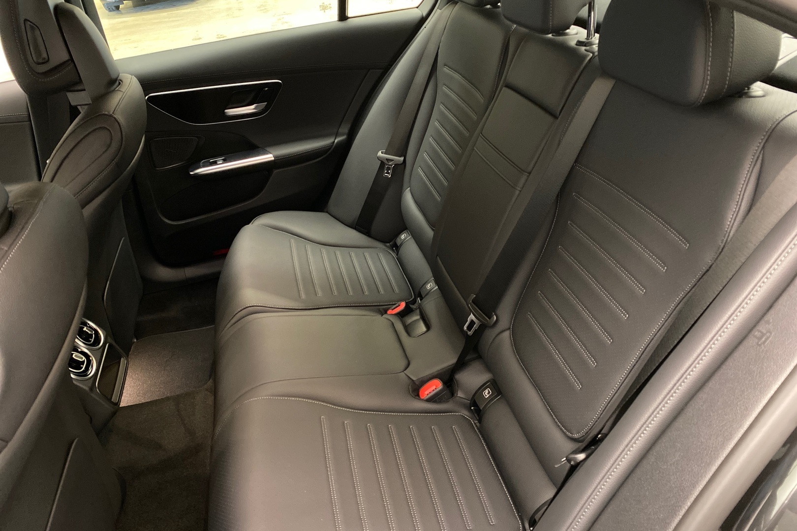 MERCEDES-BENZ C 2025