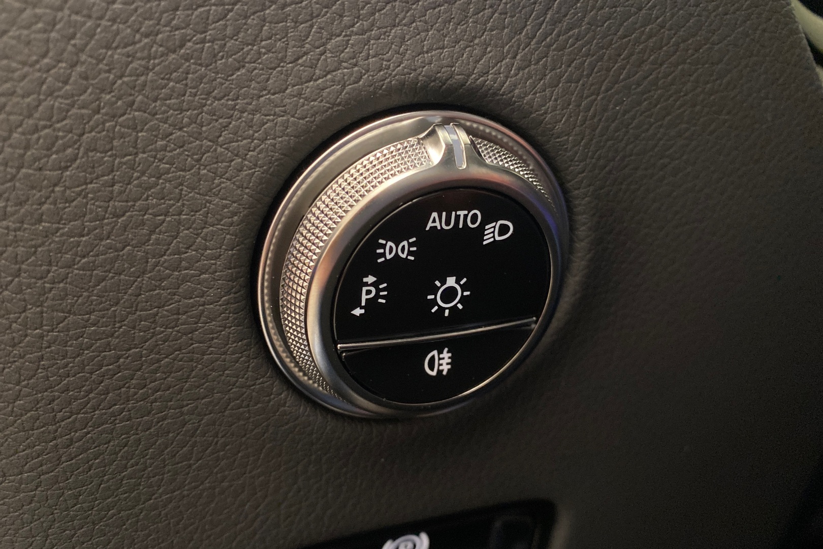 MERCEDES-BENZ GLC 2024