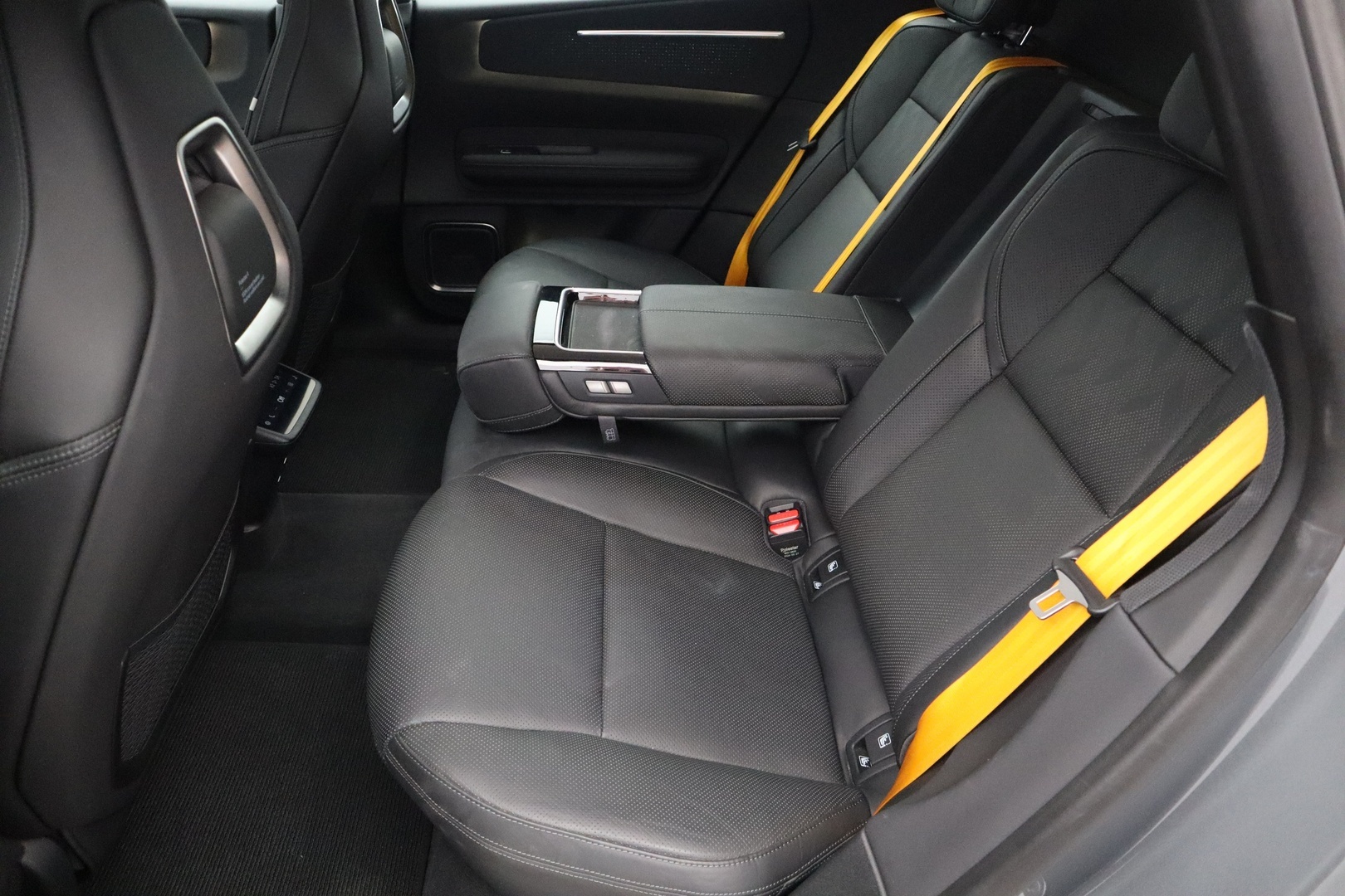 POLESTAR 4 2025