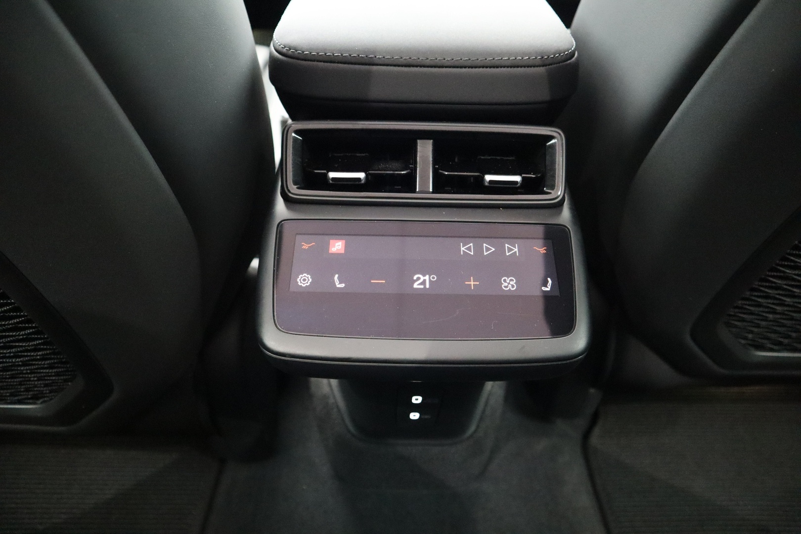 POLESTAR 4 2025