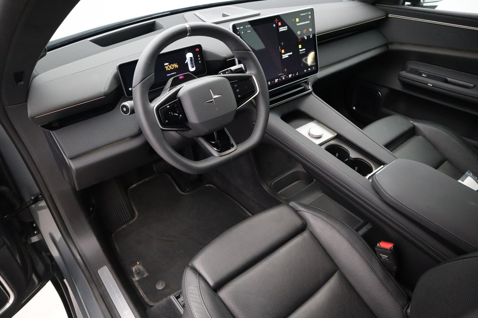 POLESTAR 4 2025
