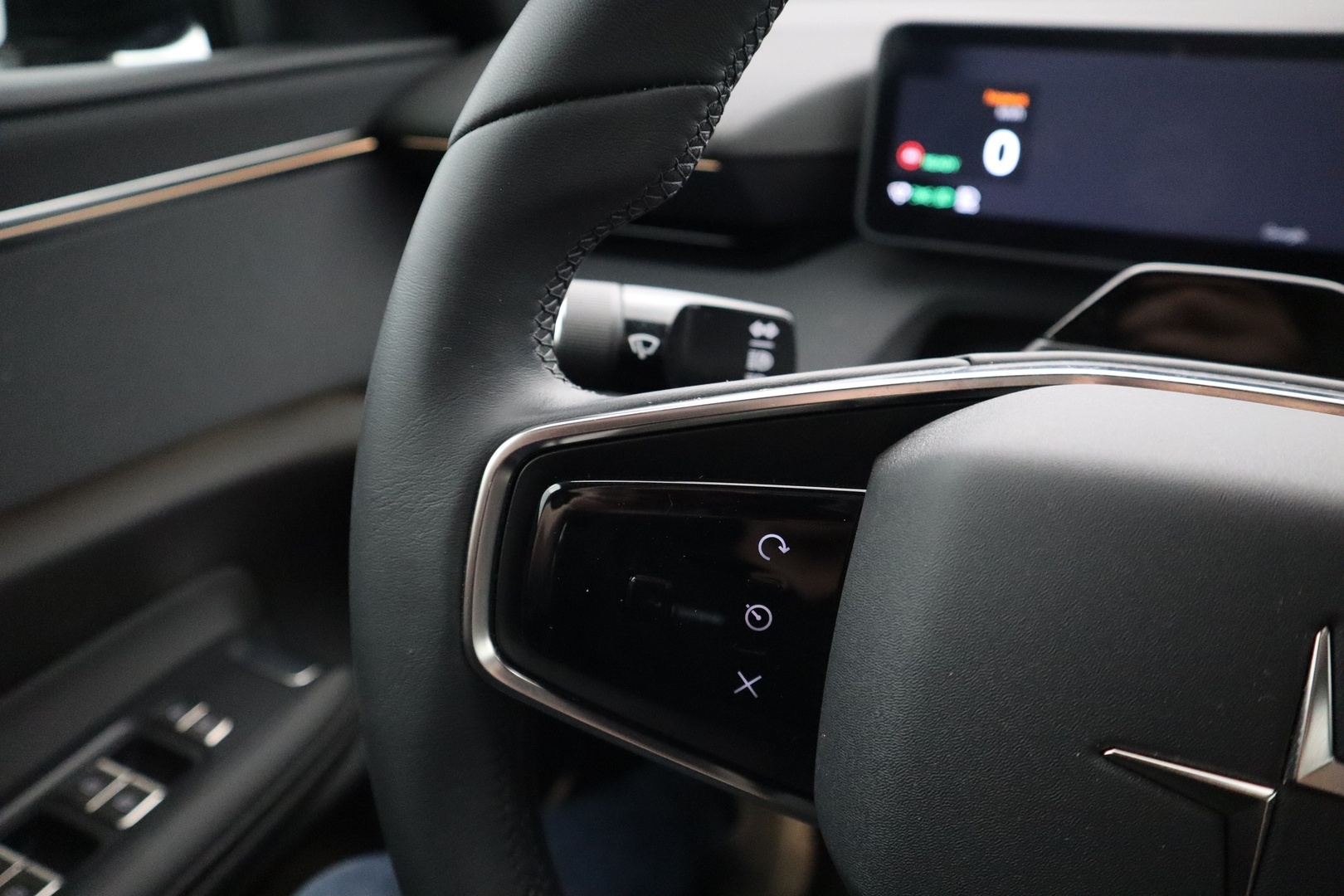 POLESTAR 4 2025