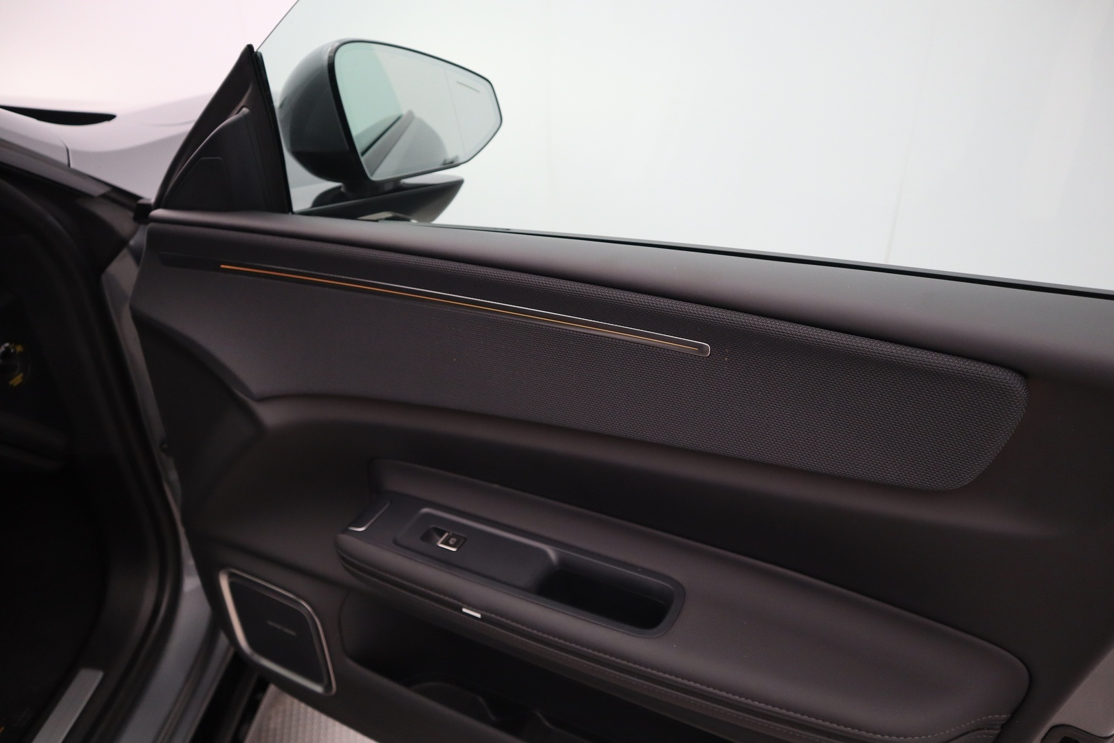 POLESTAR 4 2025