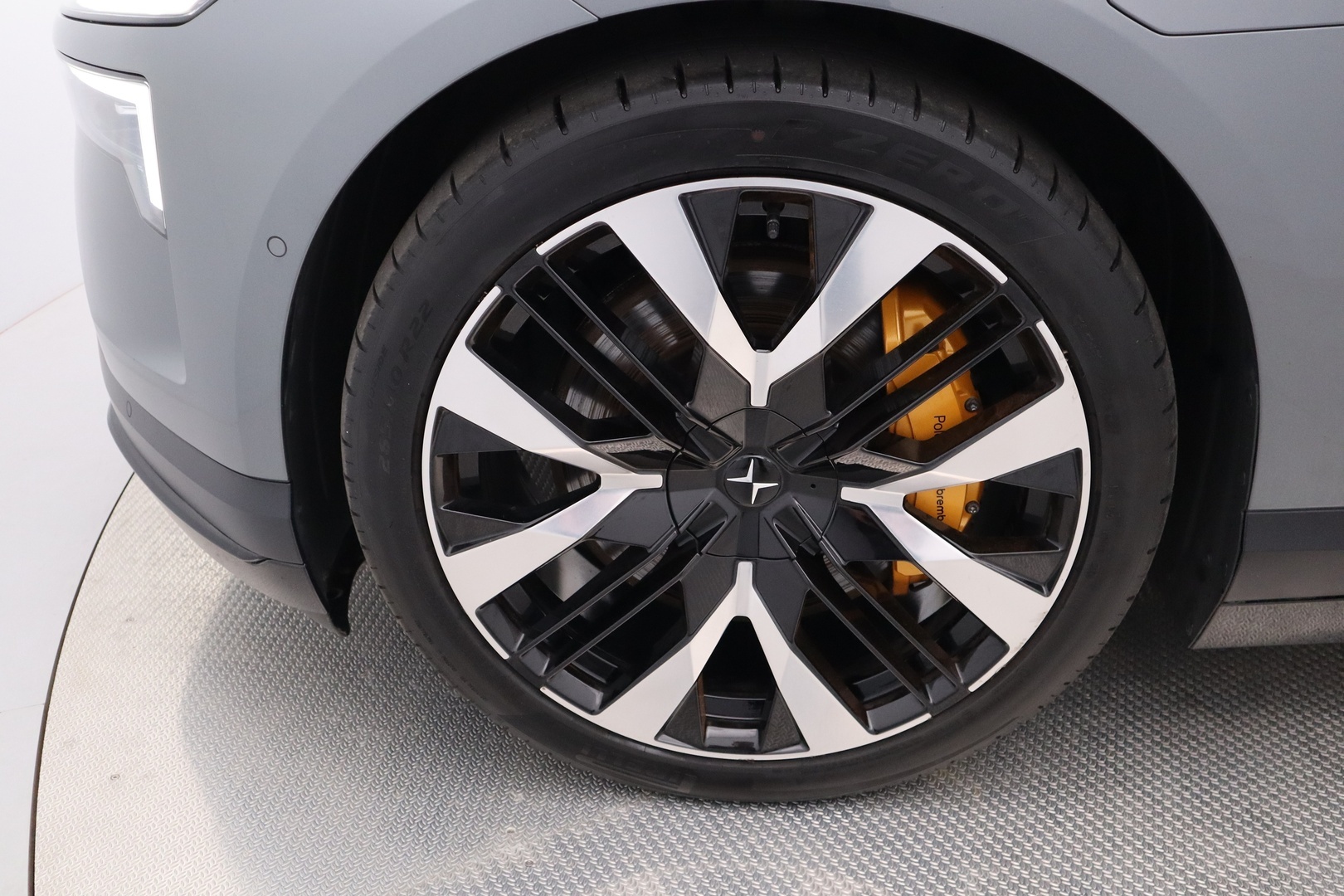POLESTAR 4 2025
