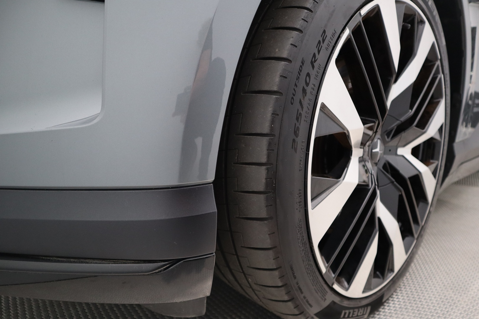 POLESTAR 4 2025