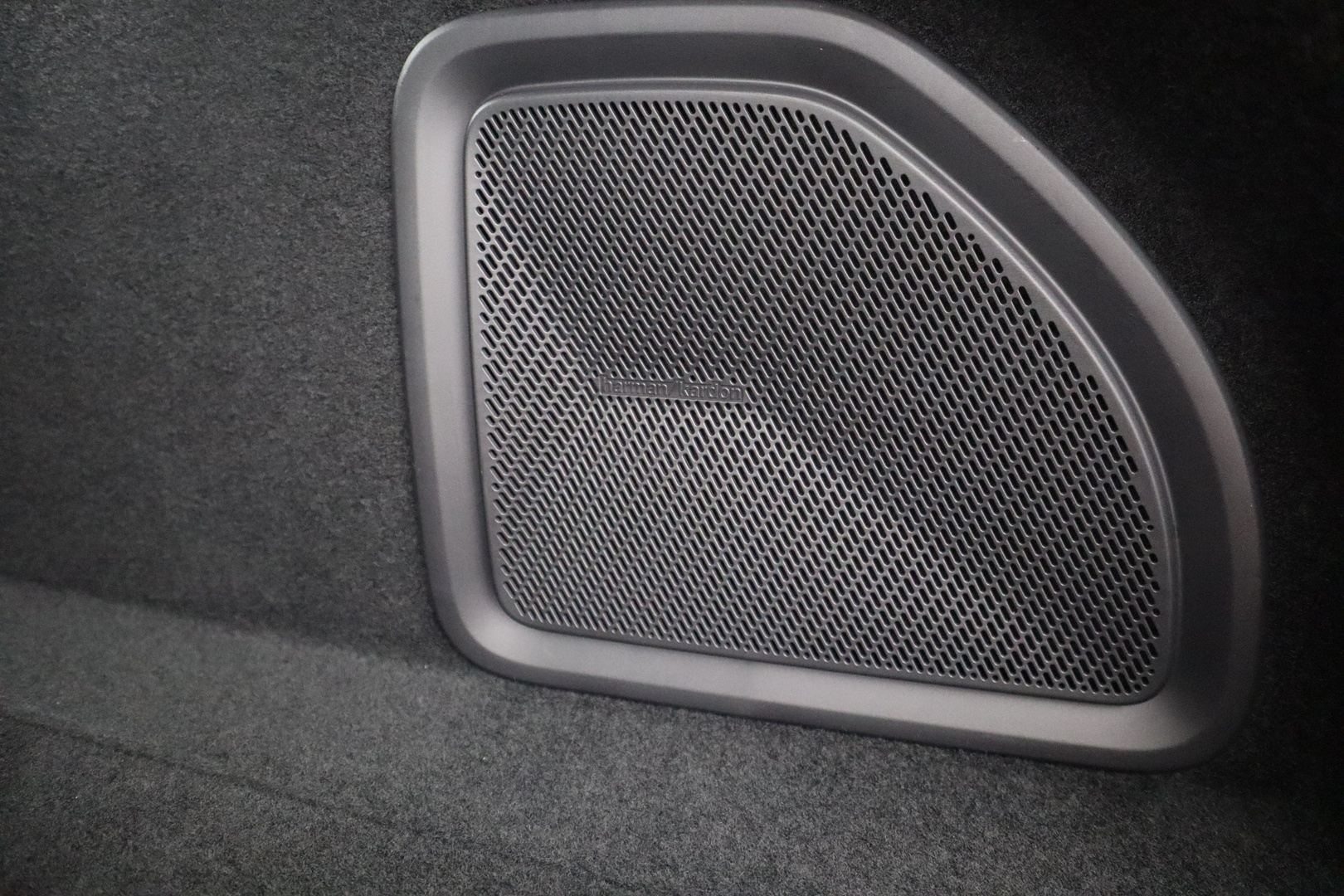 POLESTAR 4 2025
