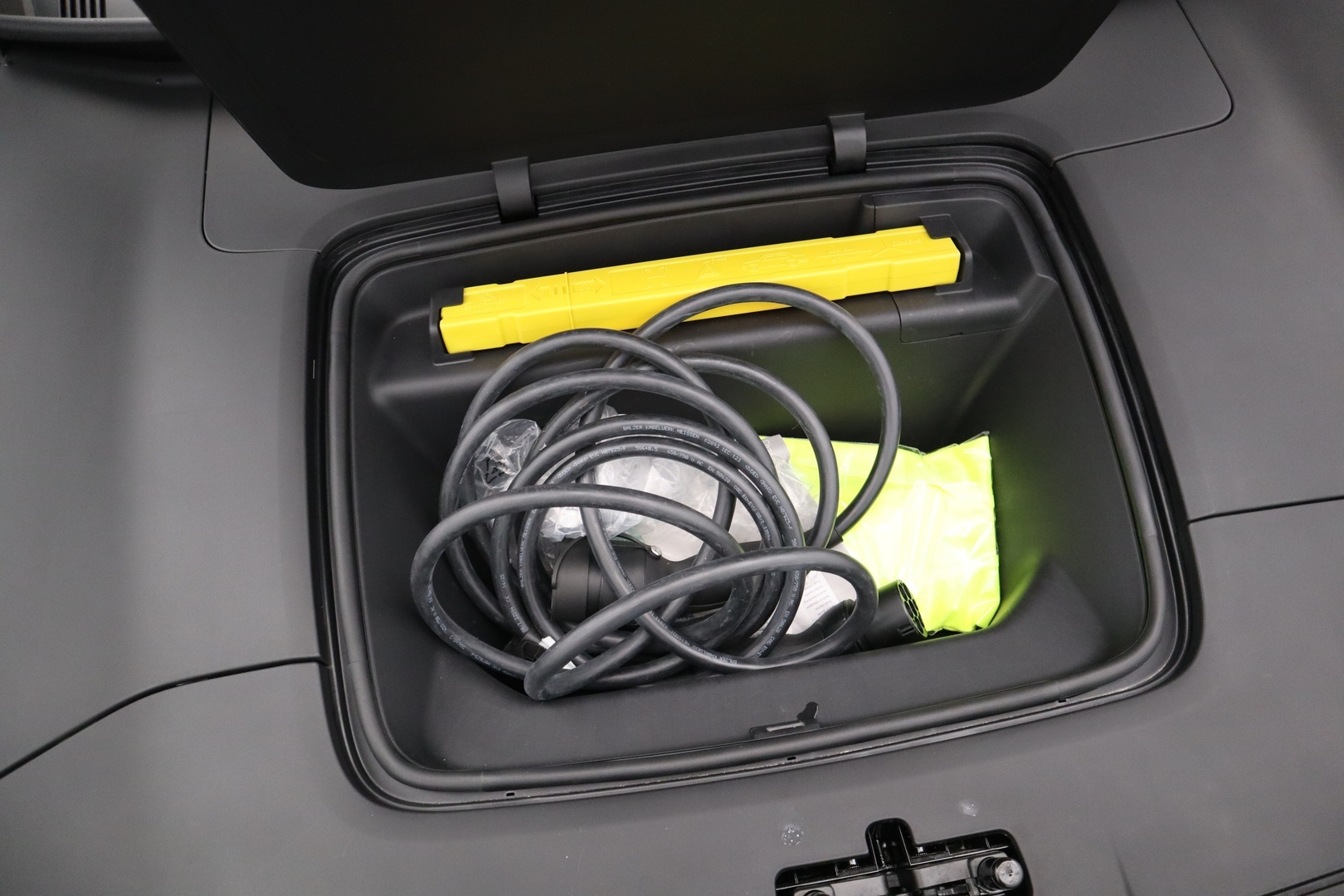 POLESTAR 4 2025