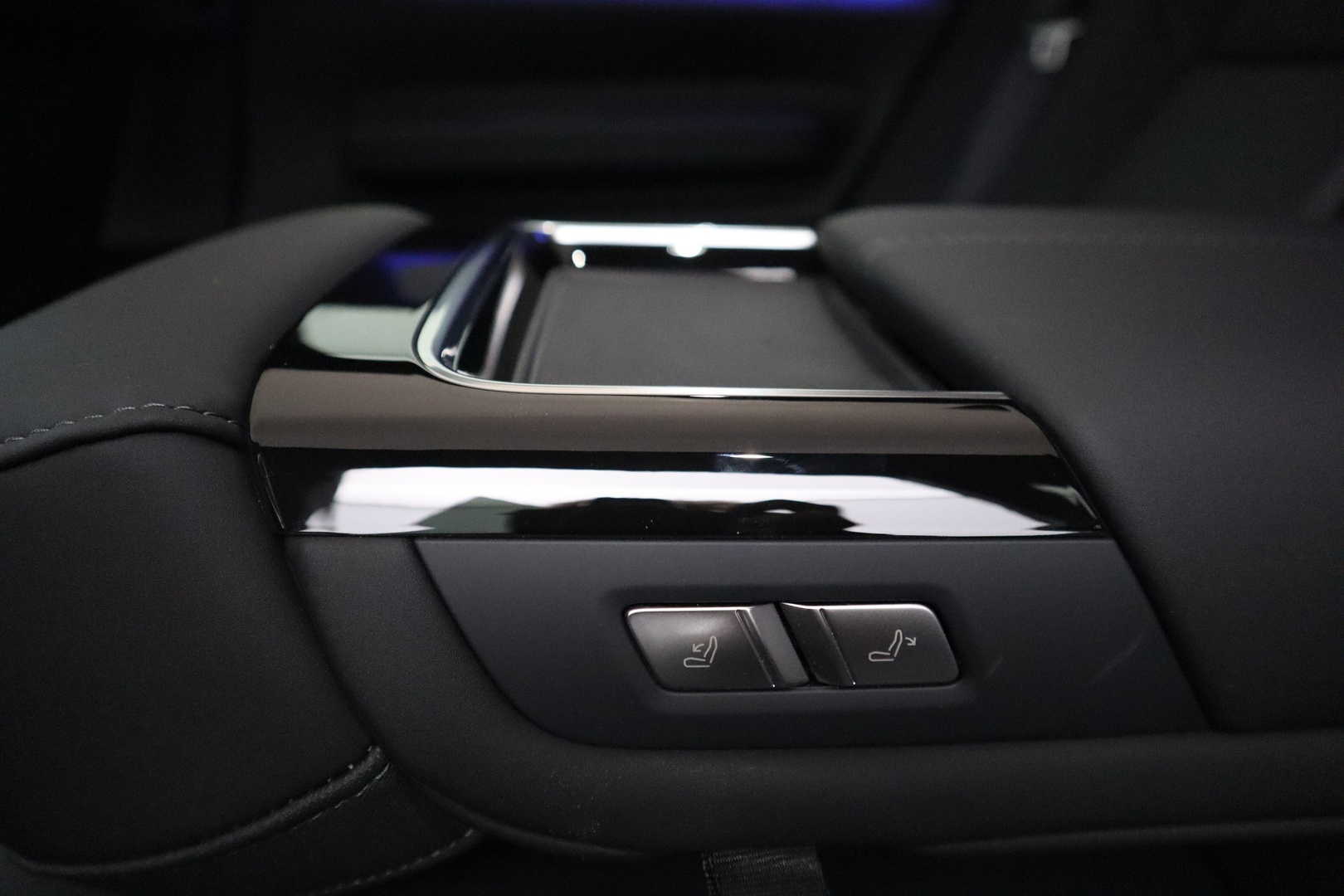 POLESTAR 4 2025