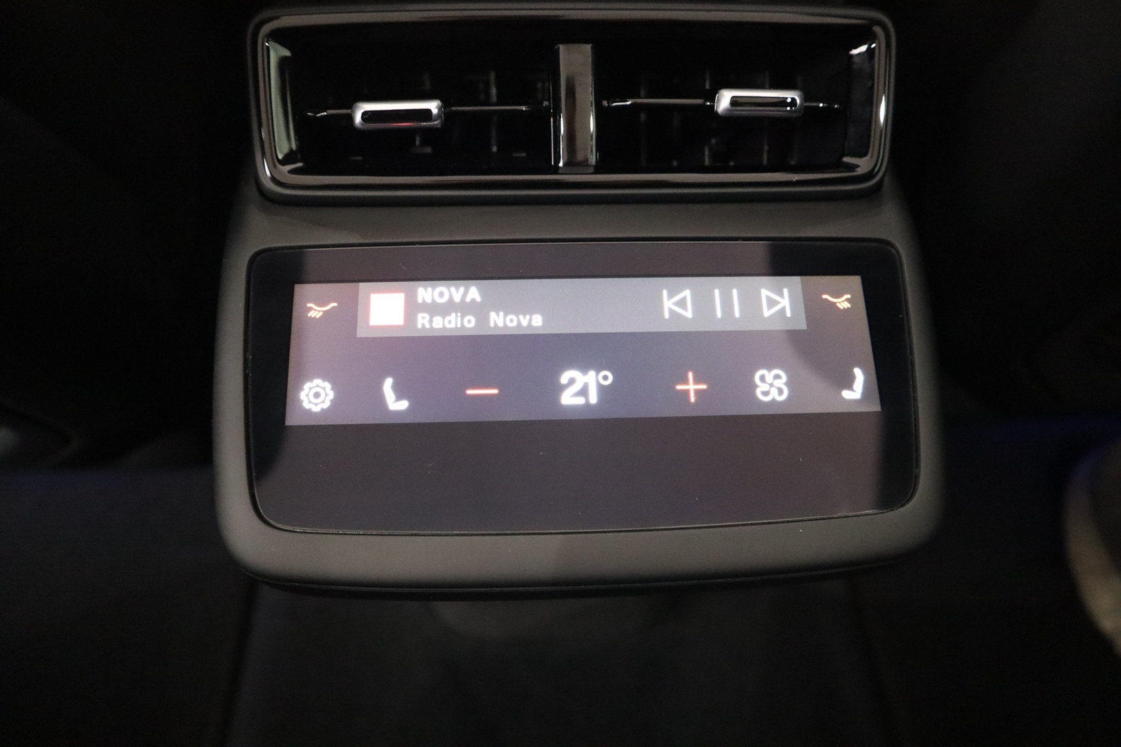POLESTAR 4 2025