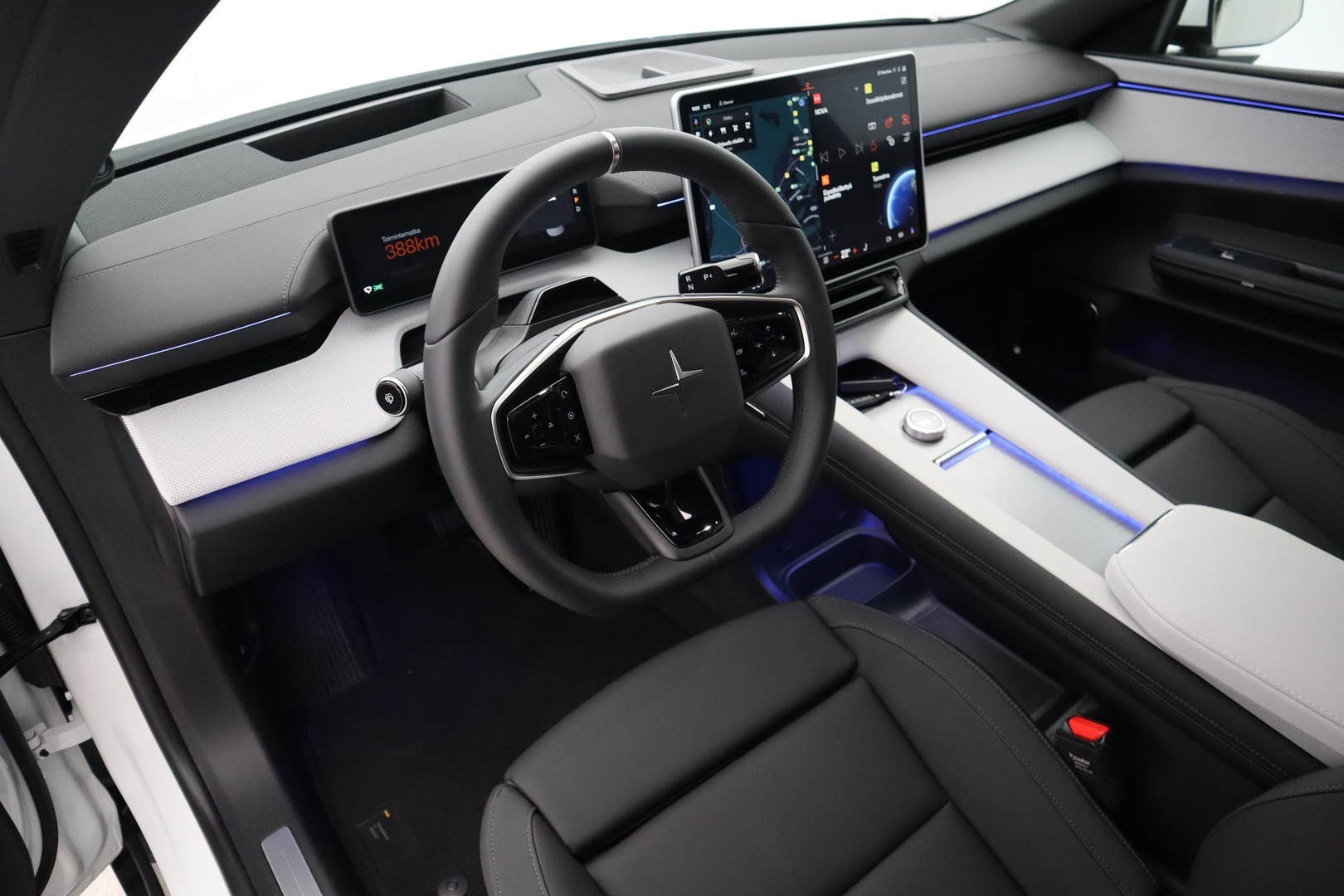 POLESTAR 4 2025