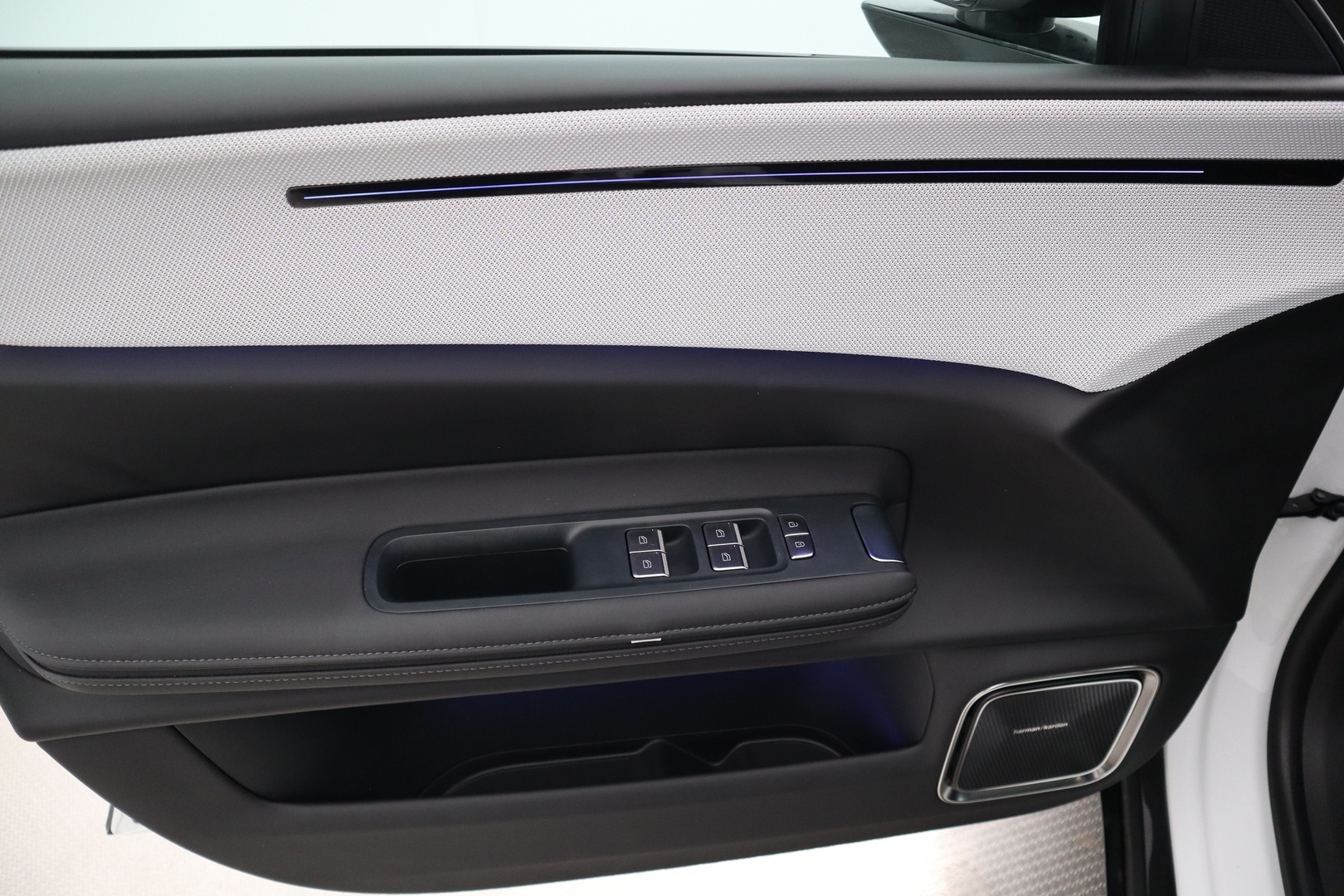 POLESTAR 4 2025