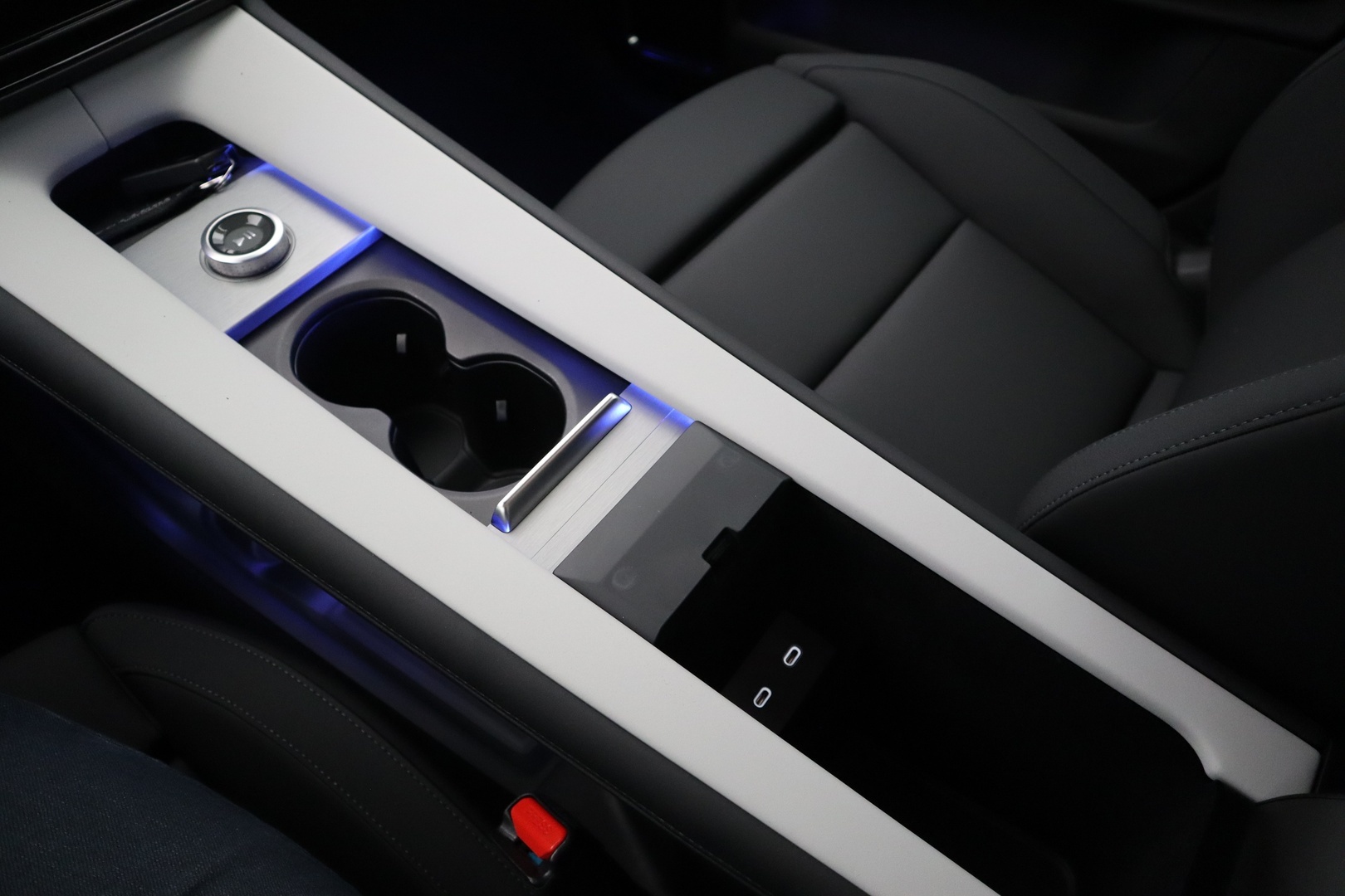 POLESTAR 4 2025