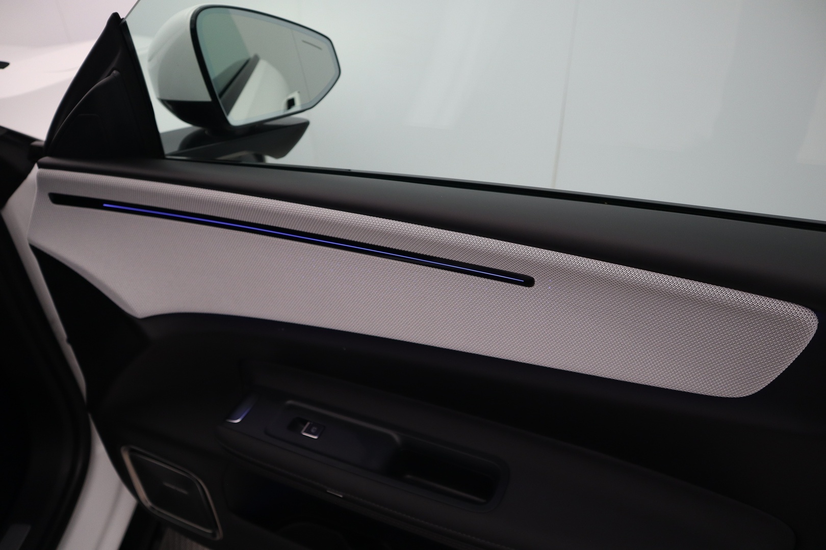 POLESTAR 4 2025