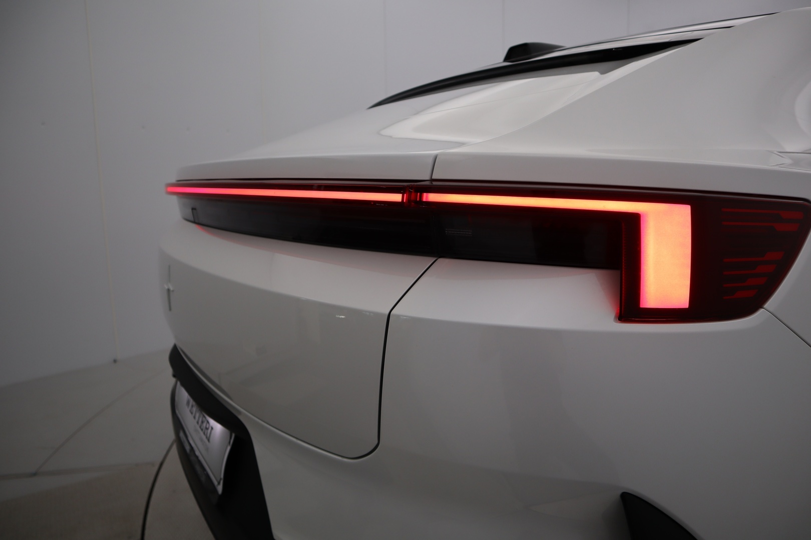 POLESTAR 4 2025