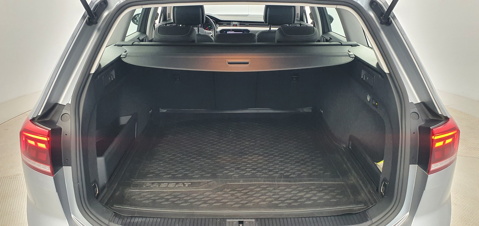 VOLKSWAGEN Passat 2021