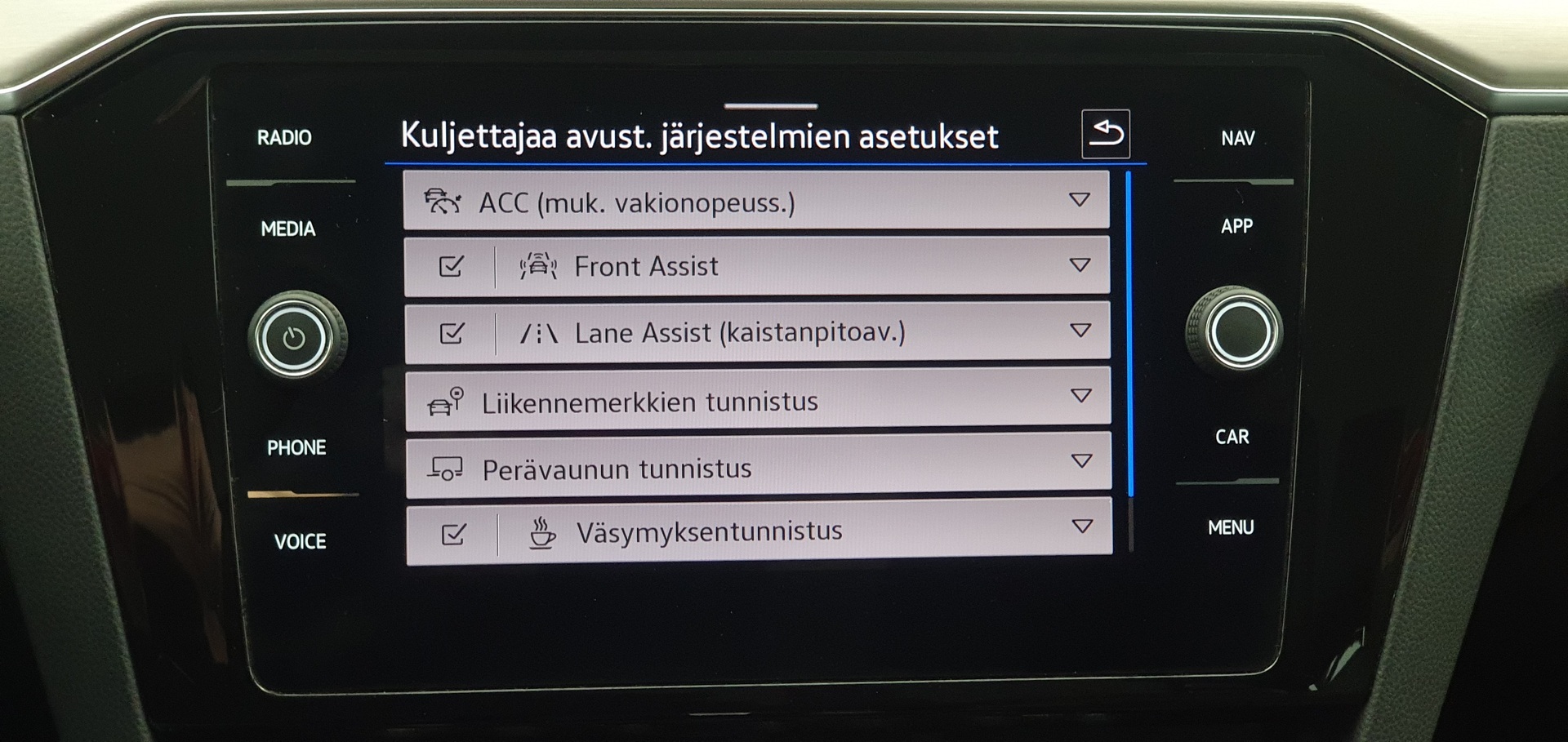 VOLKSWAGEN Passat 2021