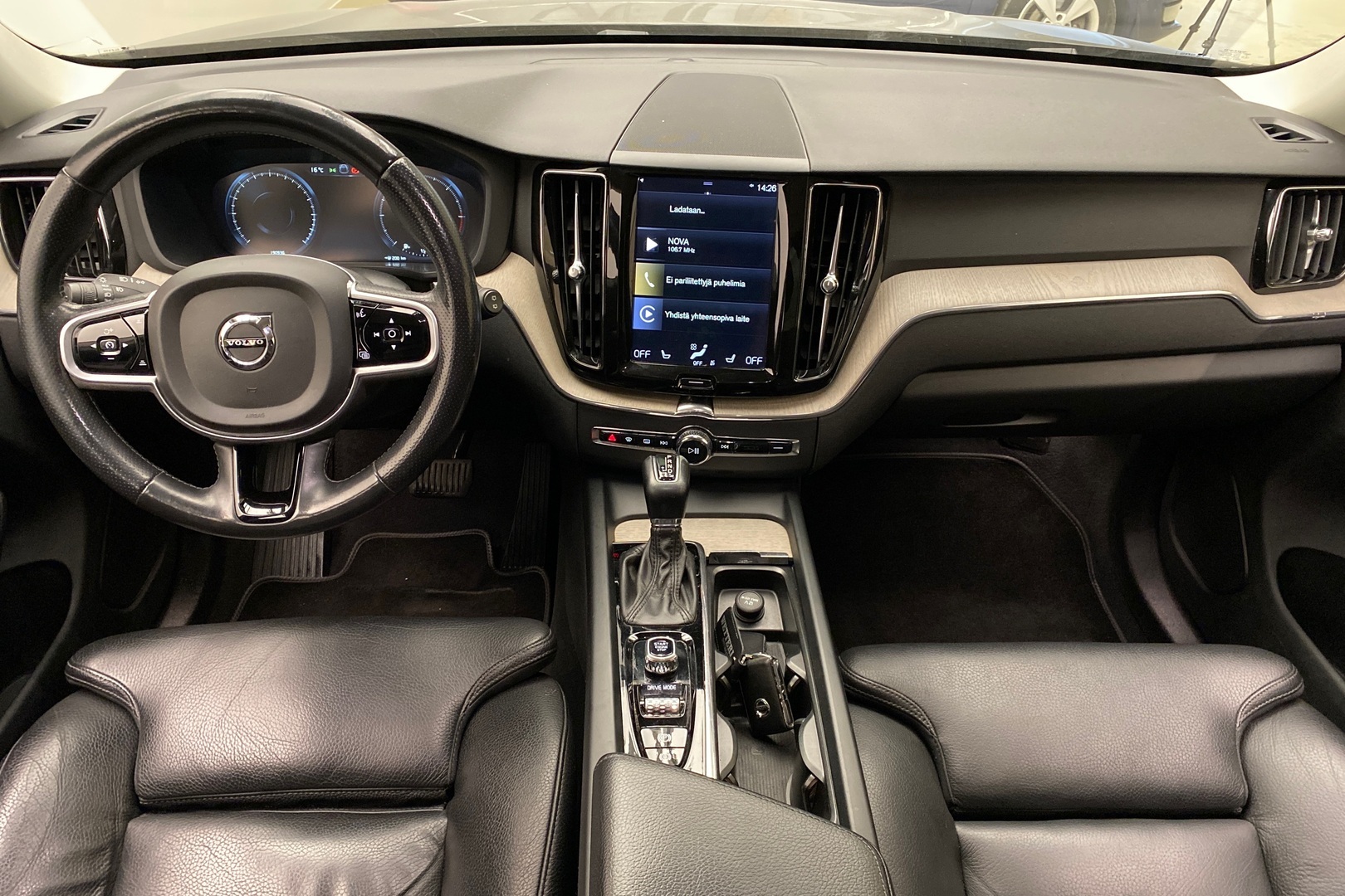 VOLVO XC60 2018