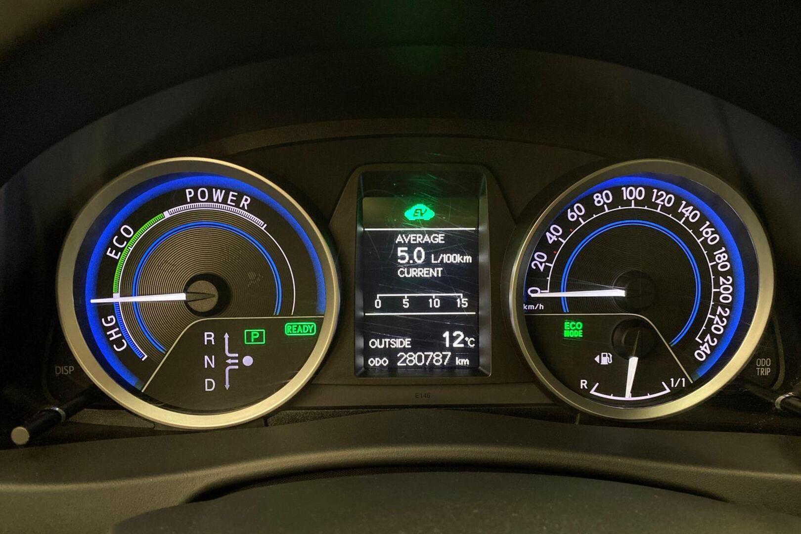 TOYOTA Auris 2013
