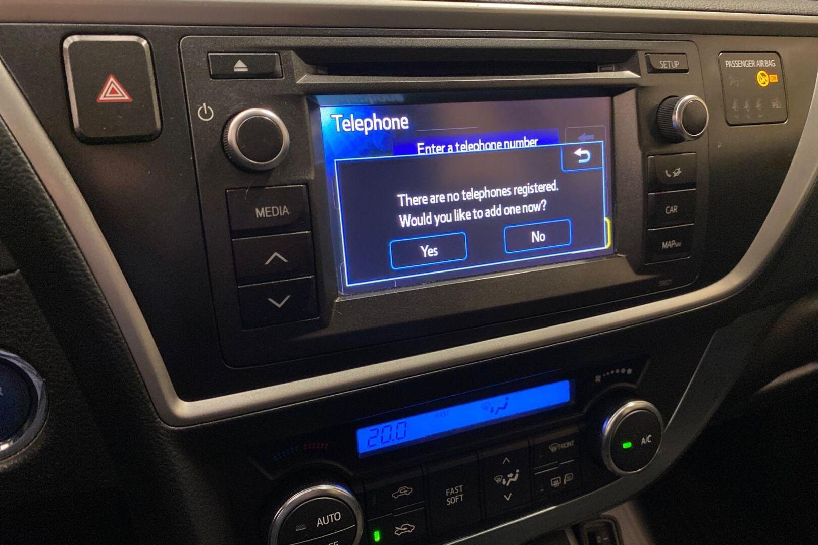 TOYOTA Auris 2013