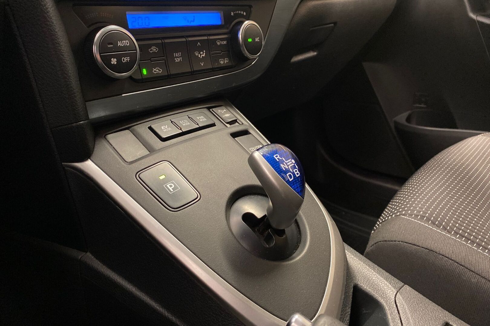 TOYOTA Auris 2013
