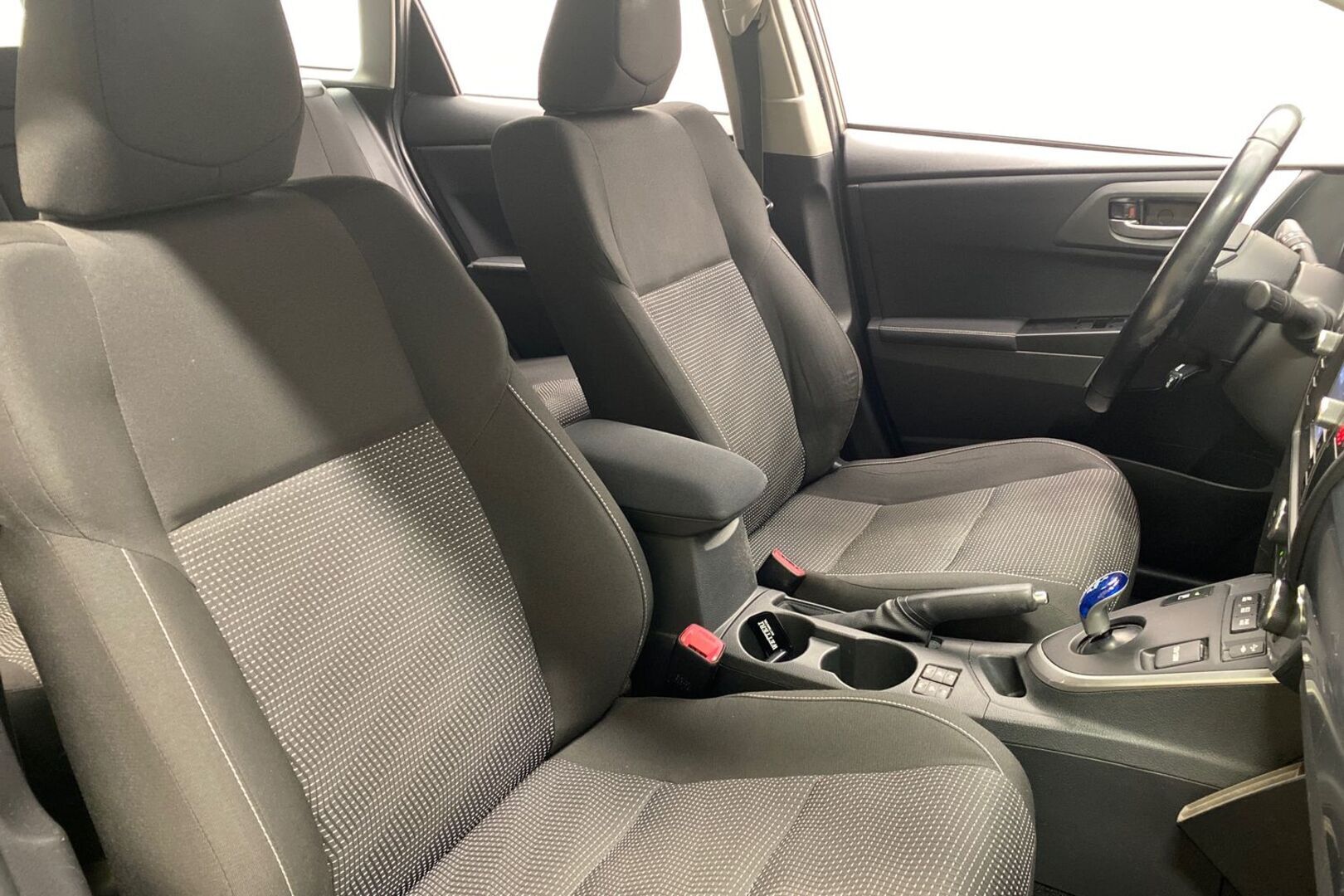TOYOTA Auris 2013